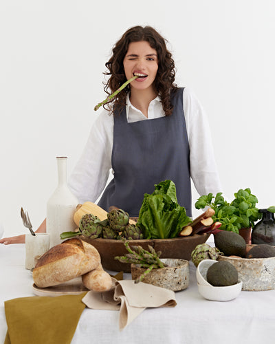 Pinafore cross-back linen apron in Charcoal gray | MagicLinen