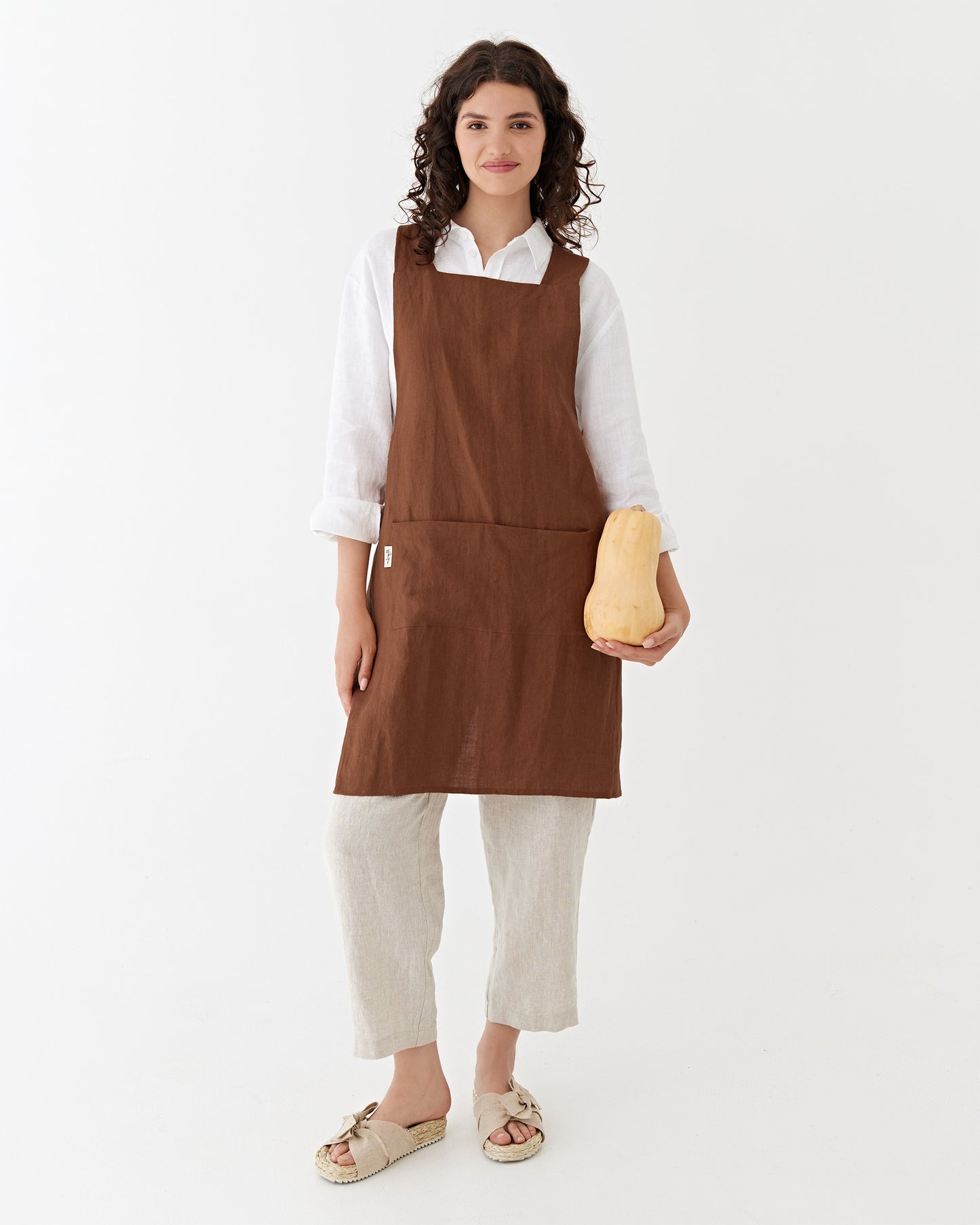 Pinafore cross-back linen apron in Chocolate brown