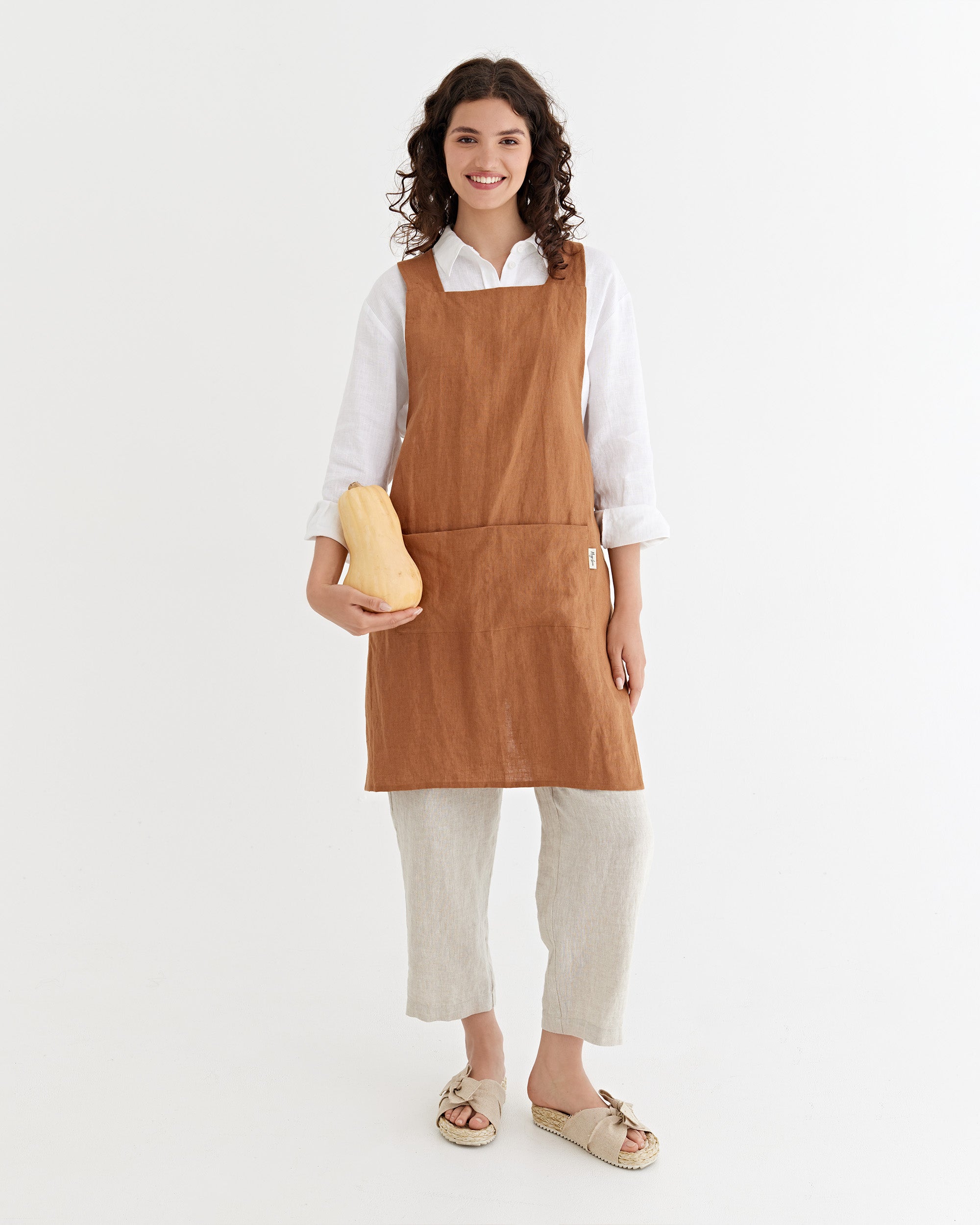 Pinafore cross back linen apron Cinnamon