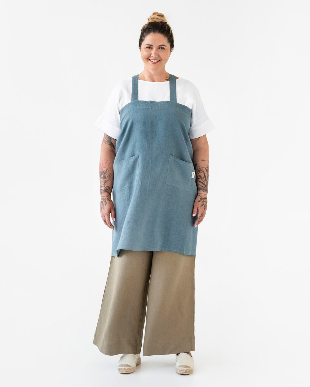 Linen No-Tie Cross Back Japanese Style Pinafore Apron with Two Pockets