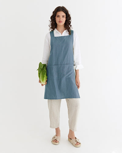 Pinafore-Leinenschürze mit gekreuztem Rücken in Graublau