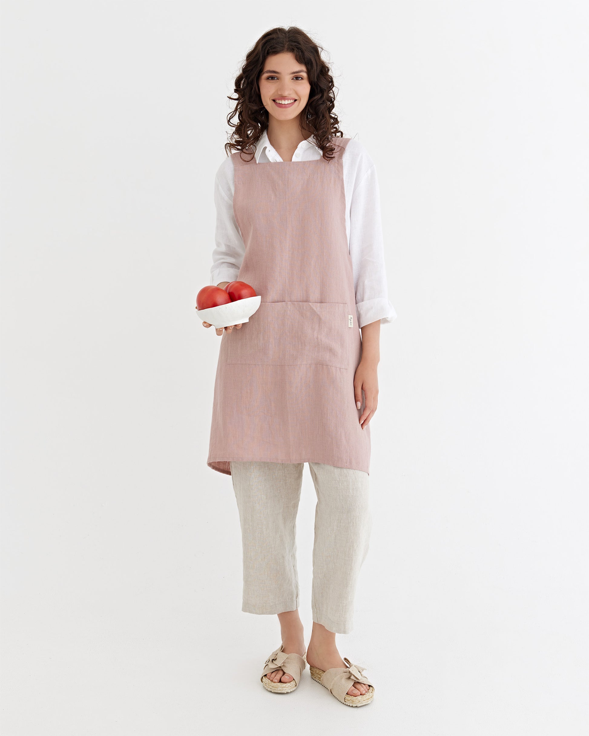 Pinafore cross-back linen apron in Woodrose | MagicLinen