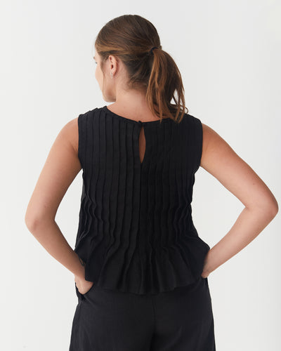 Pleated Sleeveless Linen Top MOOREA in Black | MagicLinen modelBoxOn