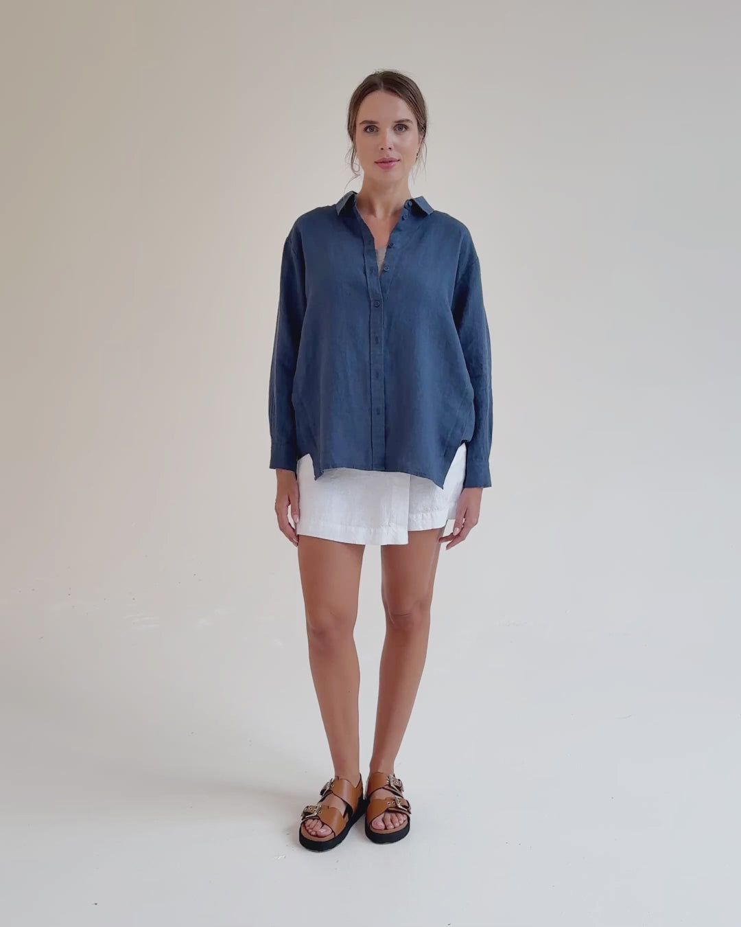 Long-Sleeve Linen Shirt ISLAY in Deep navy blue | MagicLinen