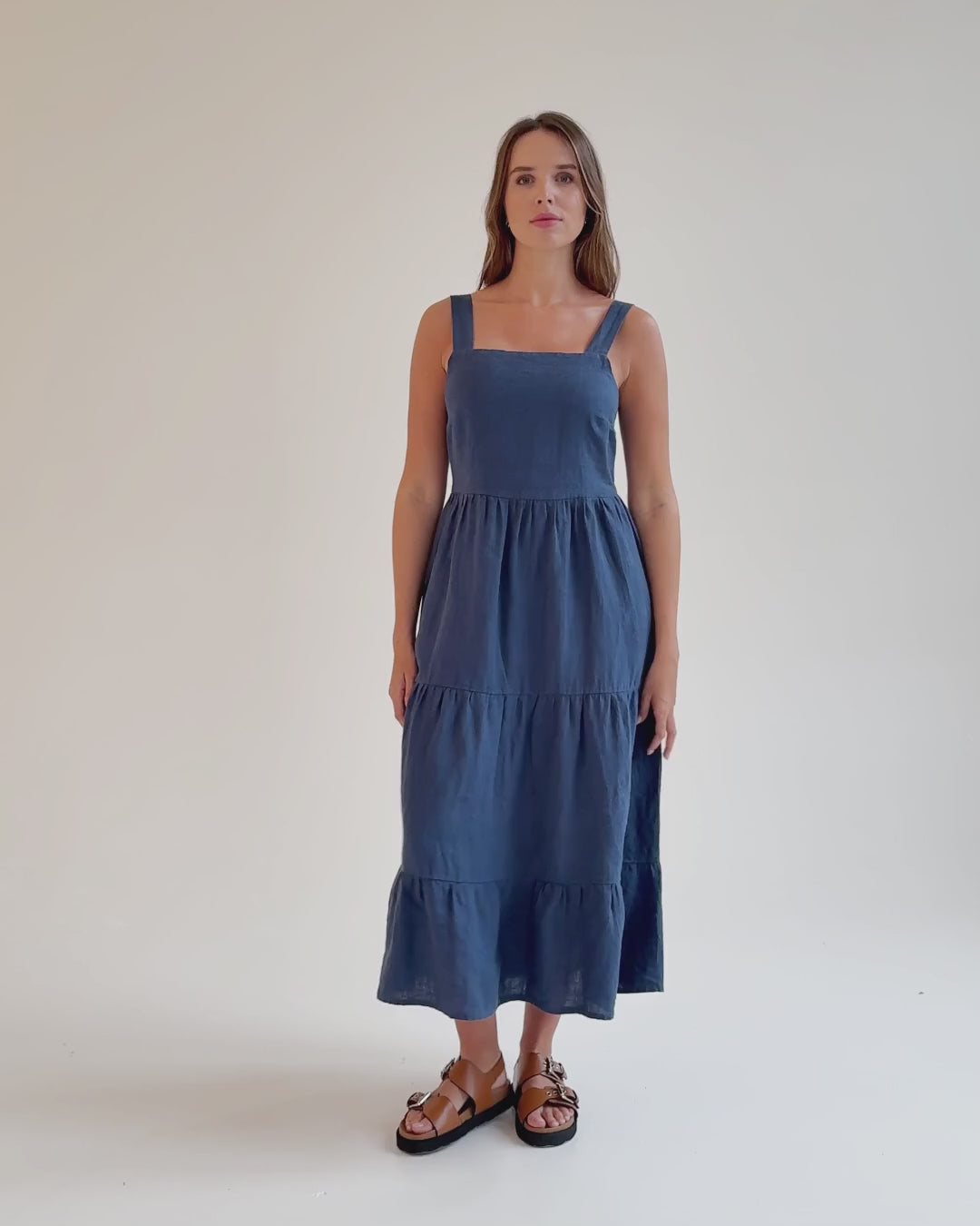Linen tiered dress IRUYA in Deep navy blue | MagicLinen