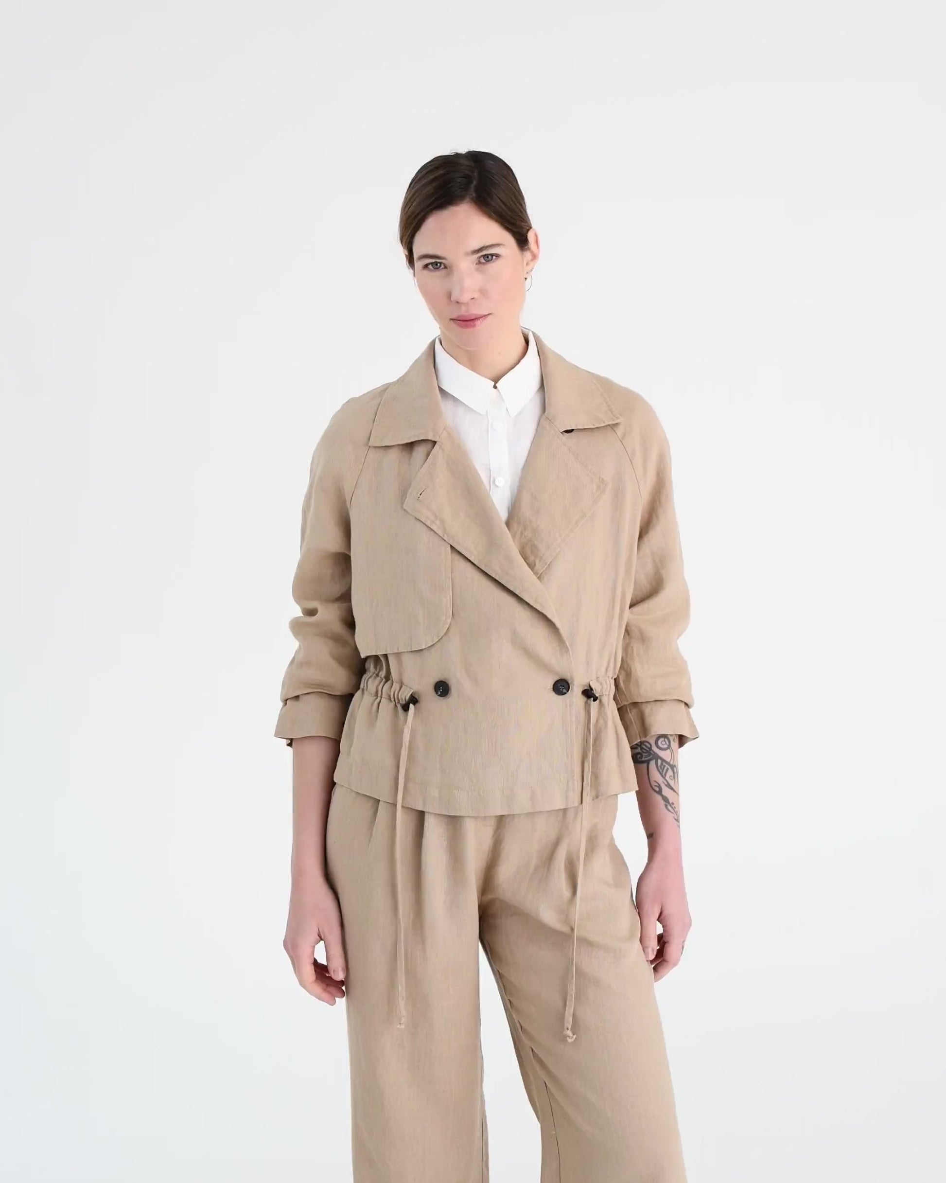 Cropped linen trench coat OBAN in Wheat - MagicLinen