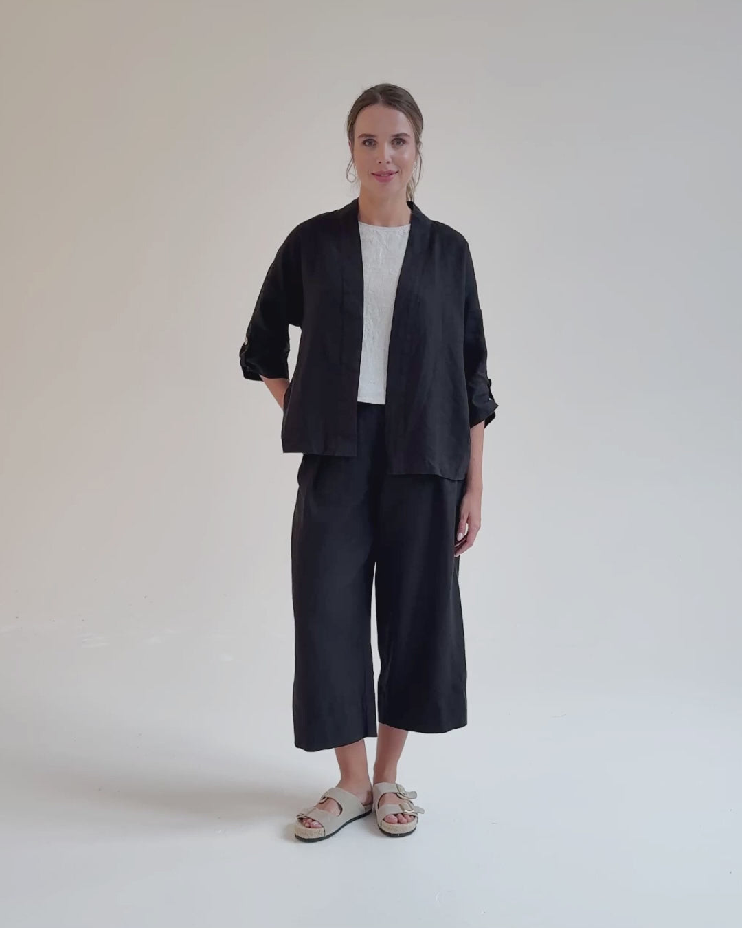 Cropped Linen Pants ISCHIA in Black | MagicLinen