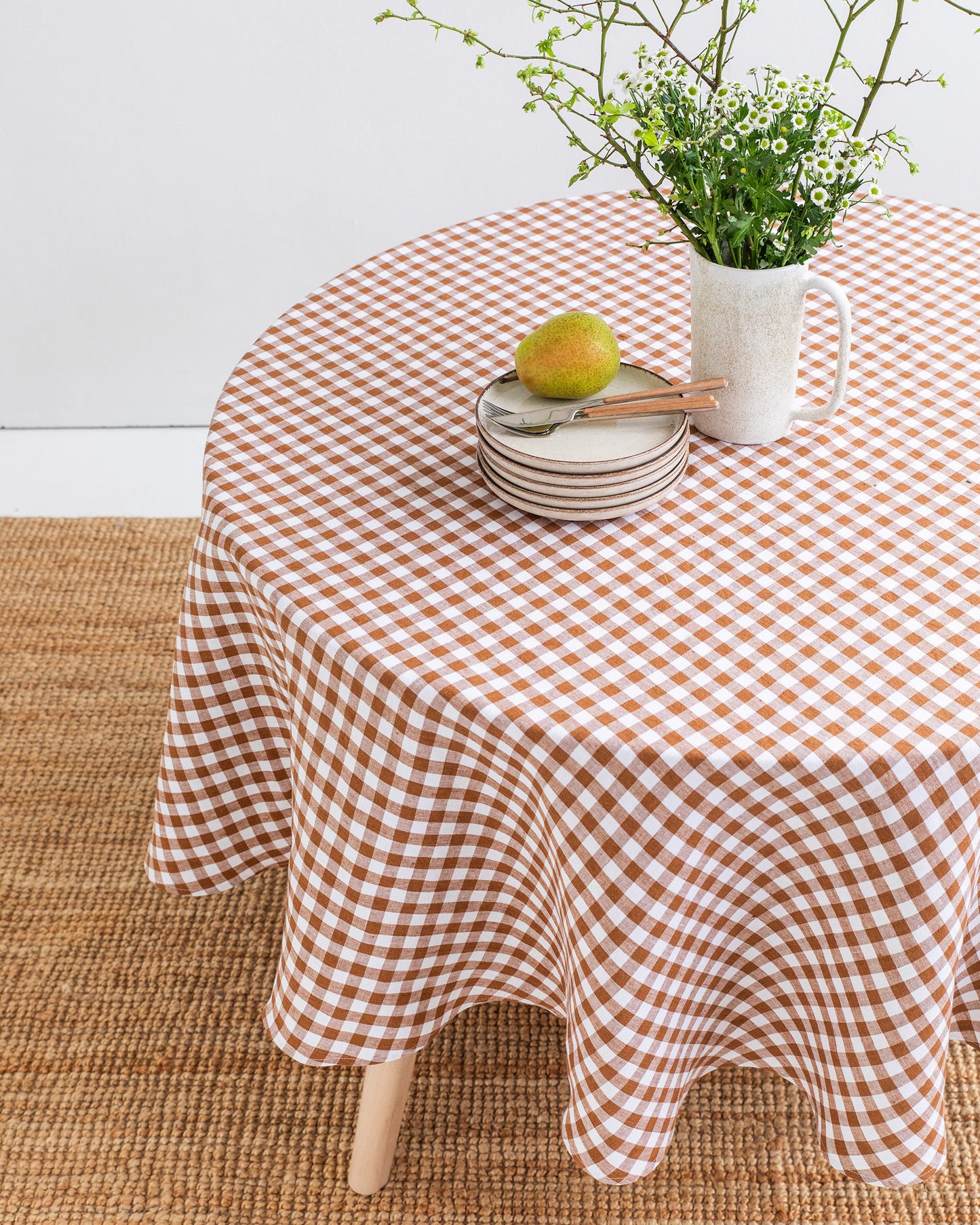 Round linen tablecloth in Cinnamon gingham - MagicLinen