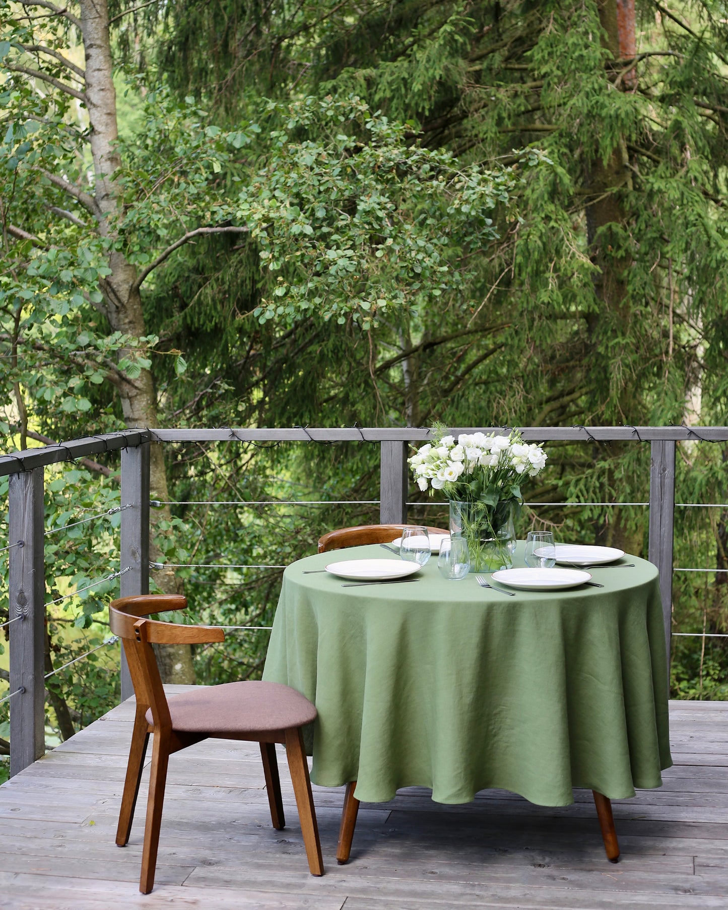 Round linen tablecloth in Forest green - MagicLinen