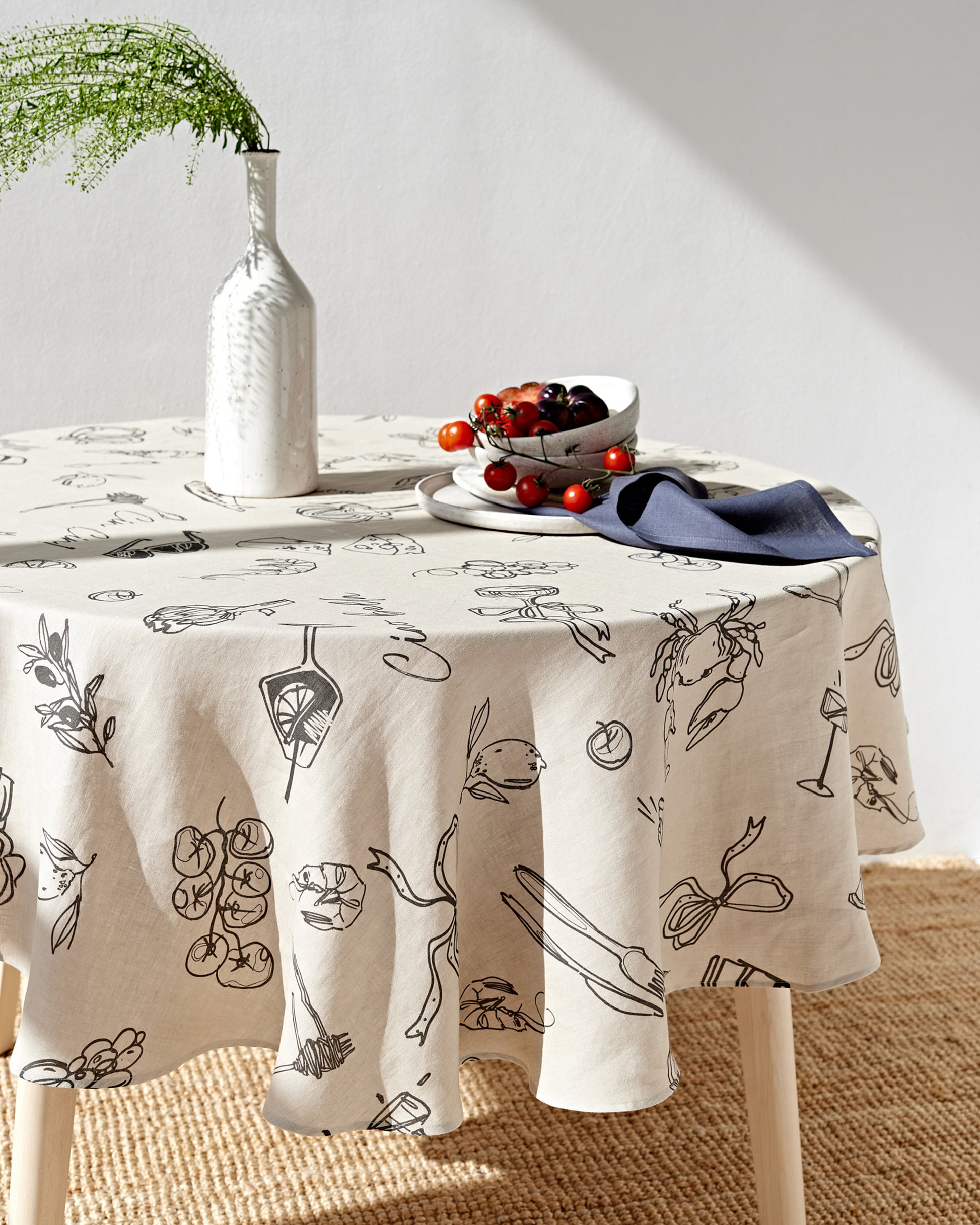 Round linen tablecloth in Italian summer print | MagicLinen