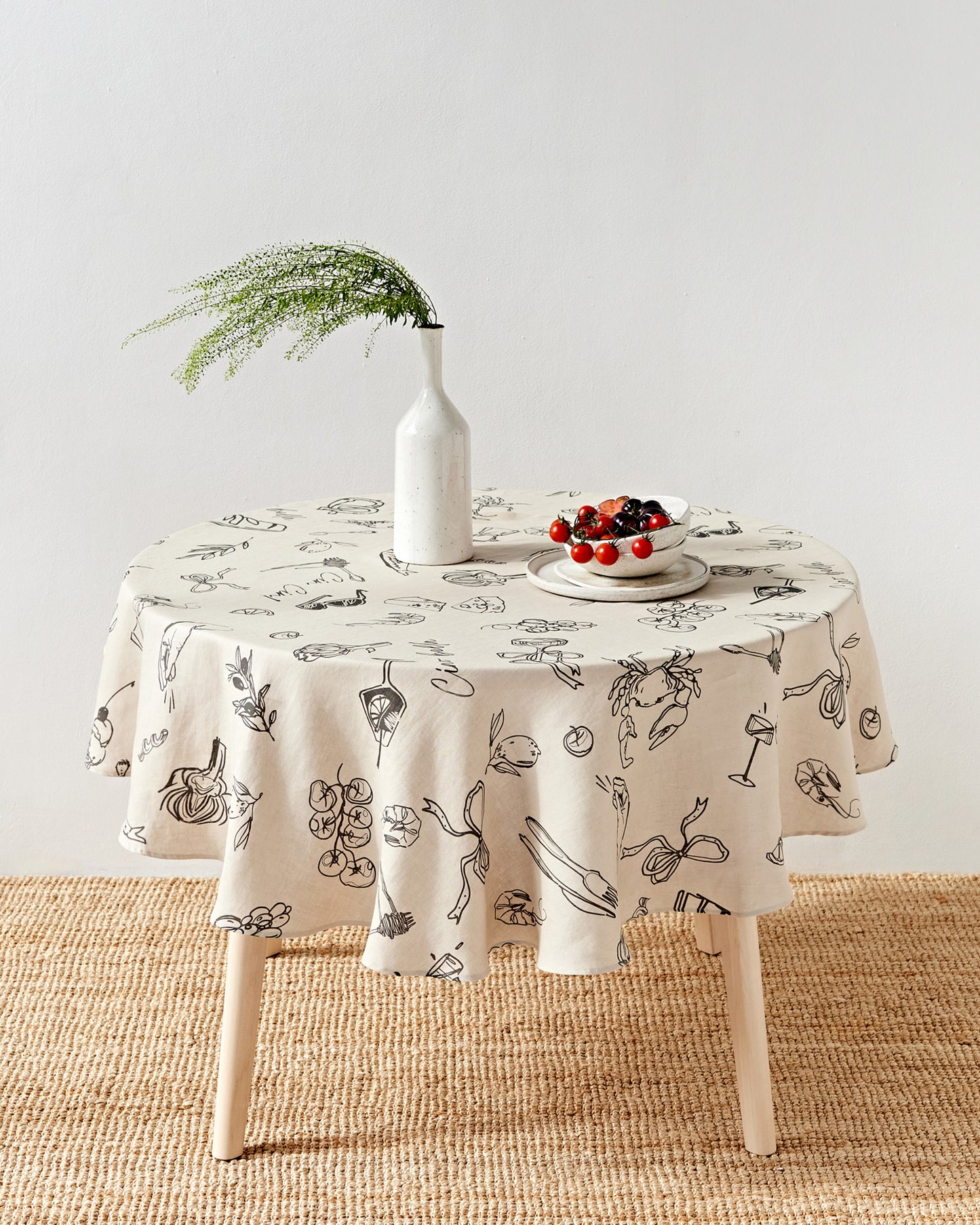 Round linen tablecloth in Italian summer print | MagicLinen