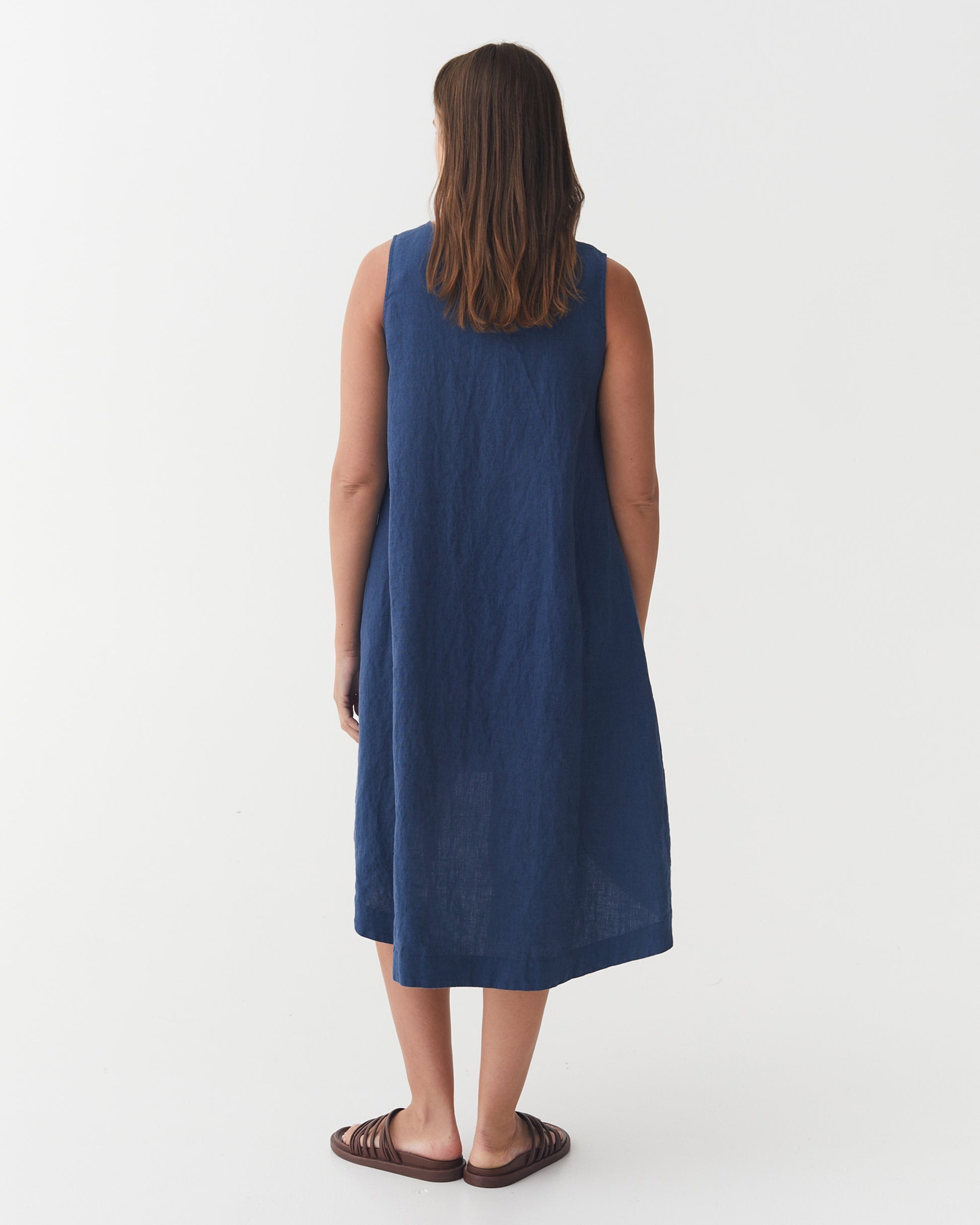 Royal Toscana Linen Dress in Deep navy blue | MagicLinen 