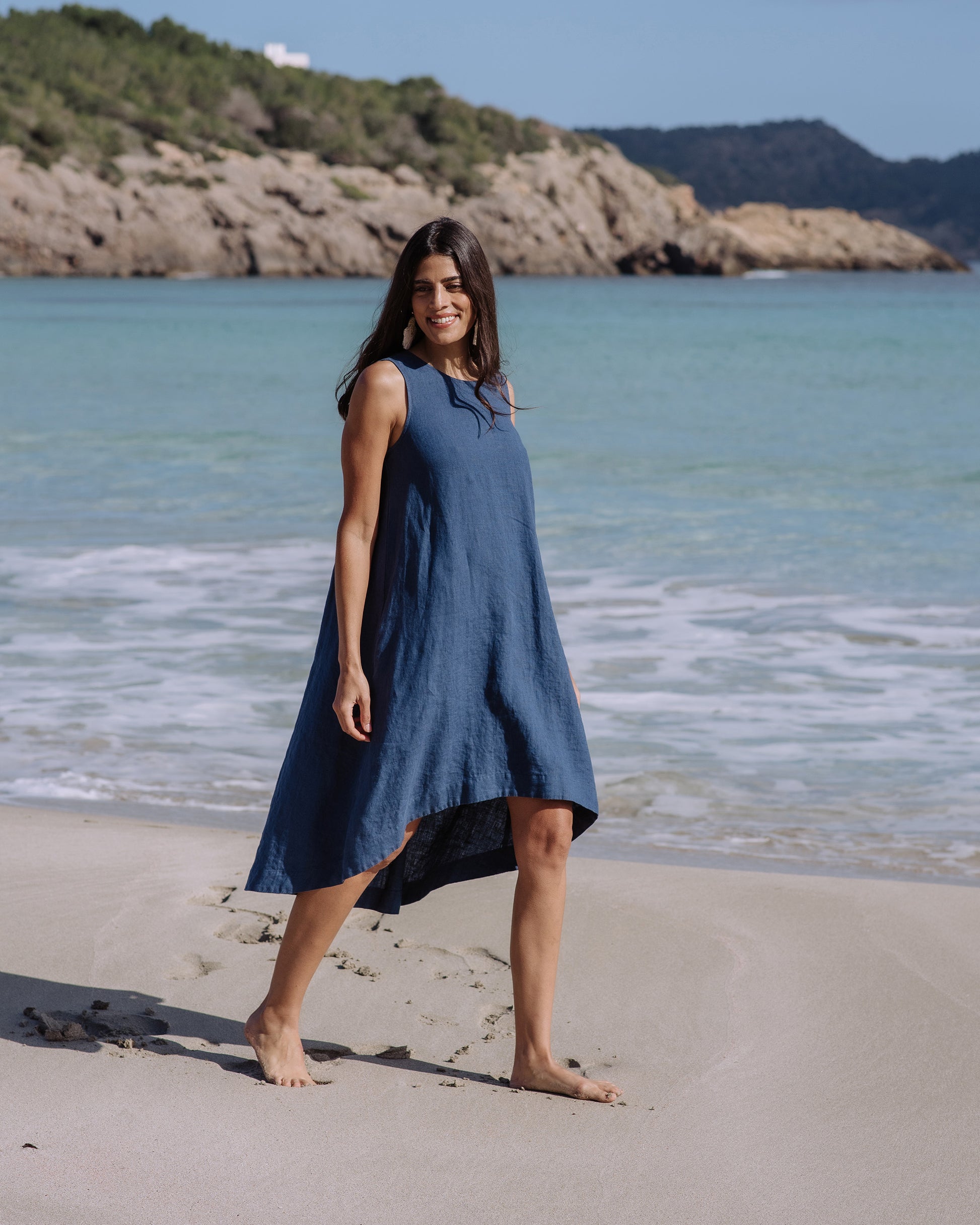 Royal Toscana Linen Dress in Deep navy blue | MagicLinen