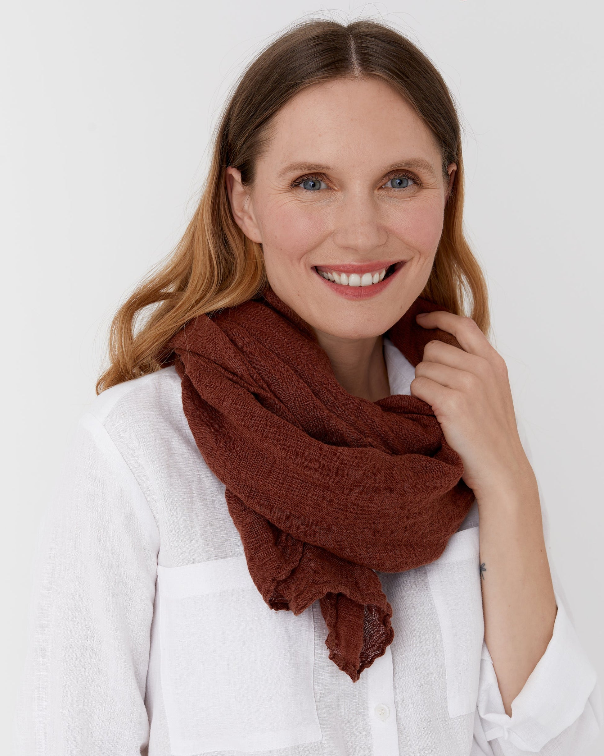 Walnut brown linen scarf - MagicLinen