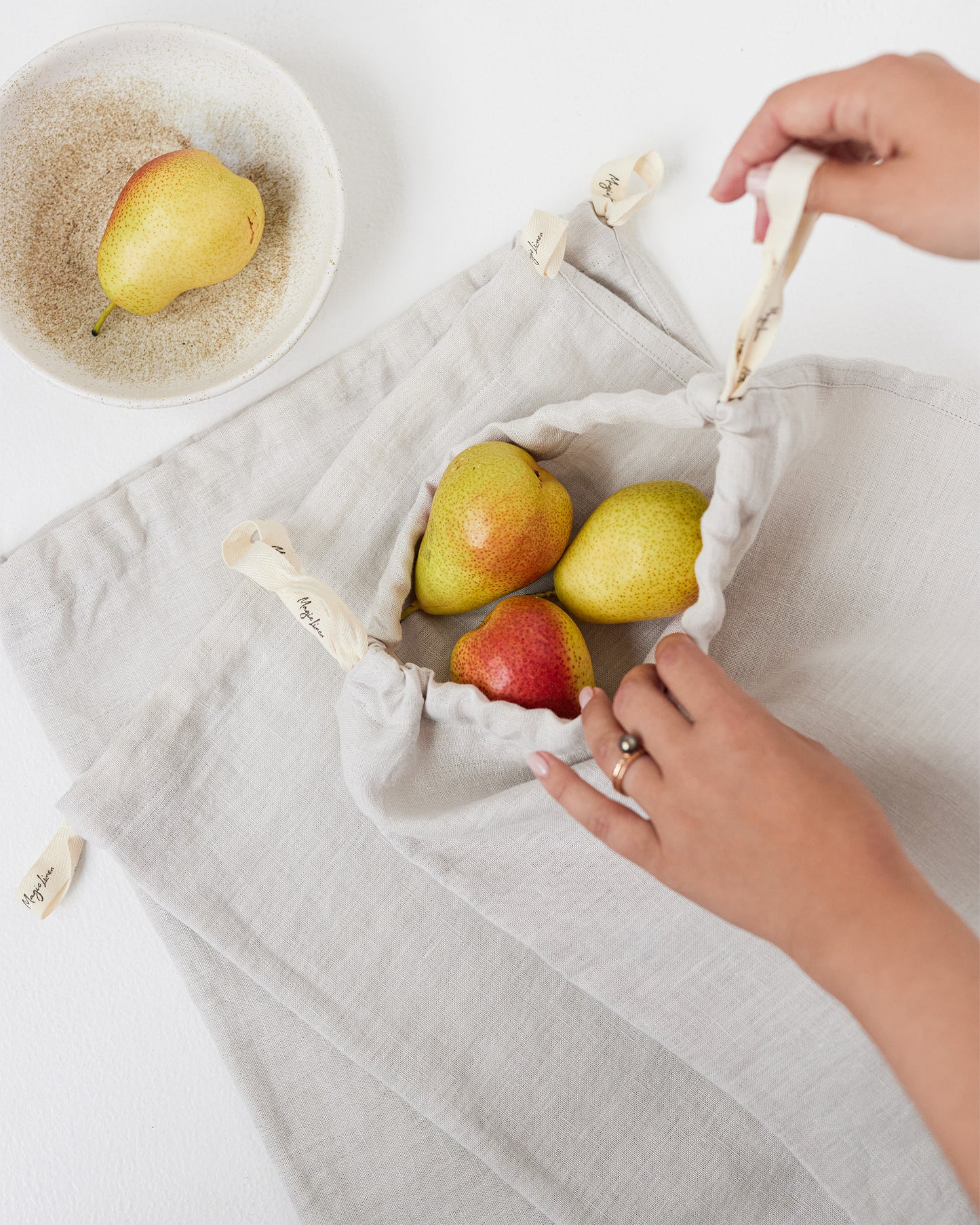 Set mit zwei Zero Waste Leinen-Produktbeuteln