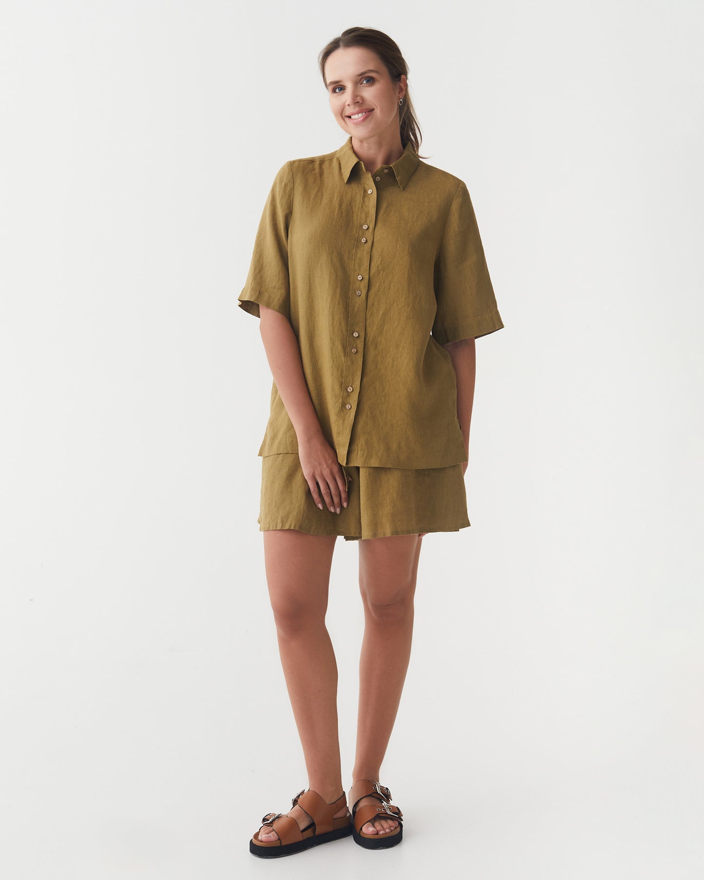 Short Sleeve Linen Shirt LOIRE in Khaki green | MagicLinen