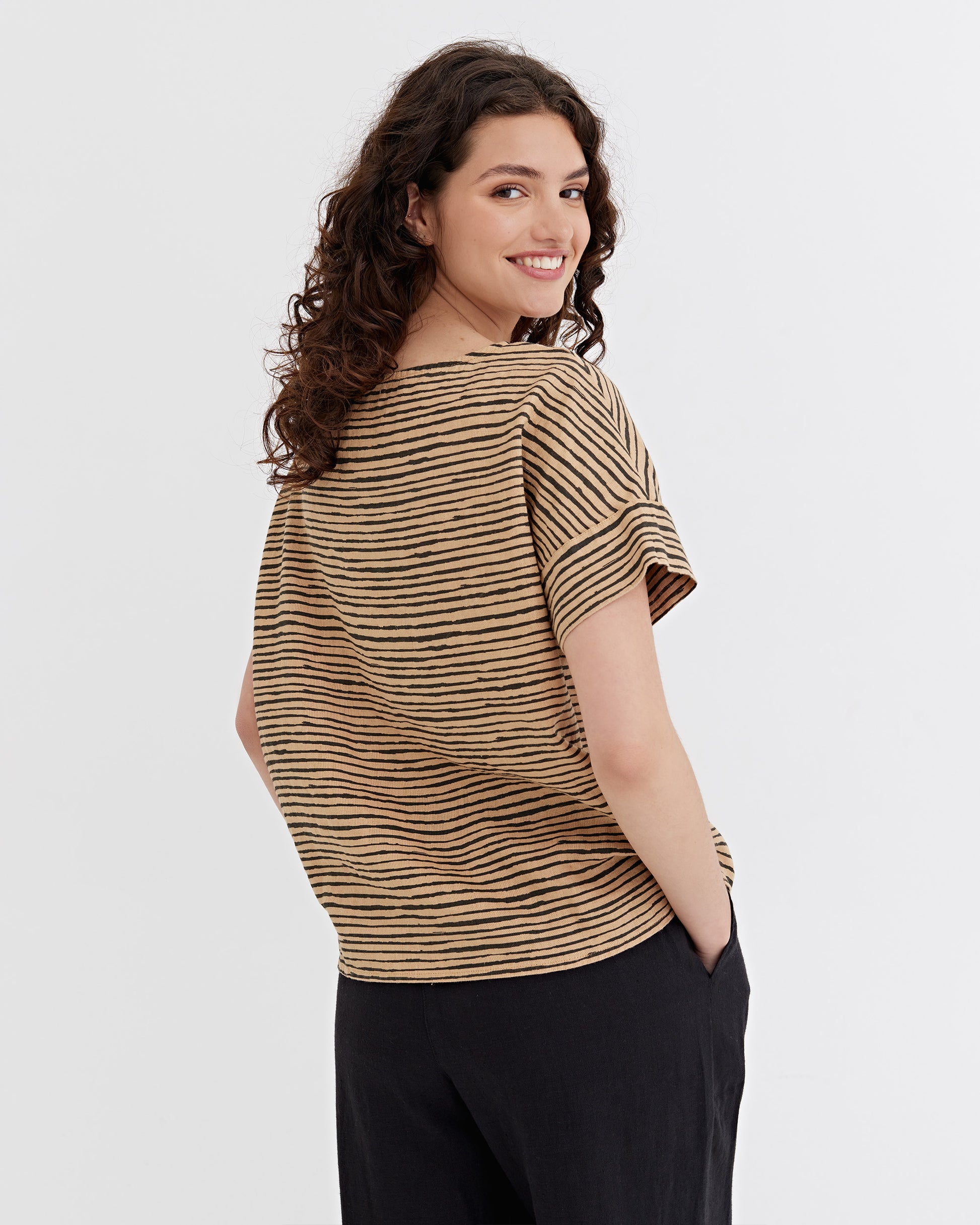 Short-sleeved Linen Top CALABRIA in Inked lines | MagicLinen