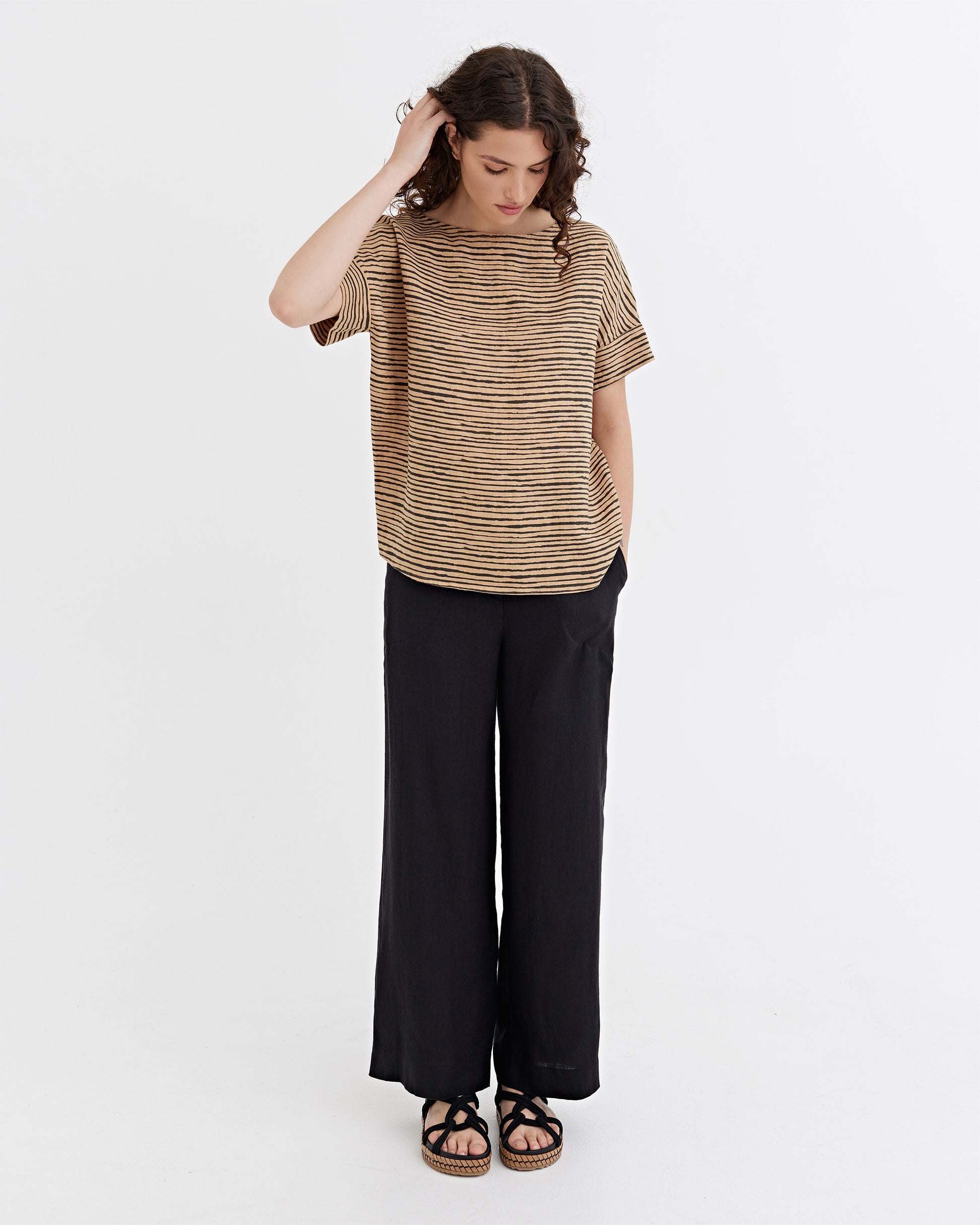 Short-sleeved Linen Top CALABRIA in Inked lines | MagicLinen
