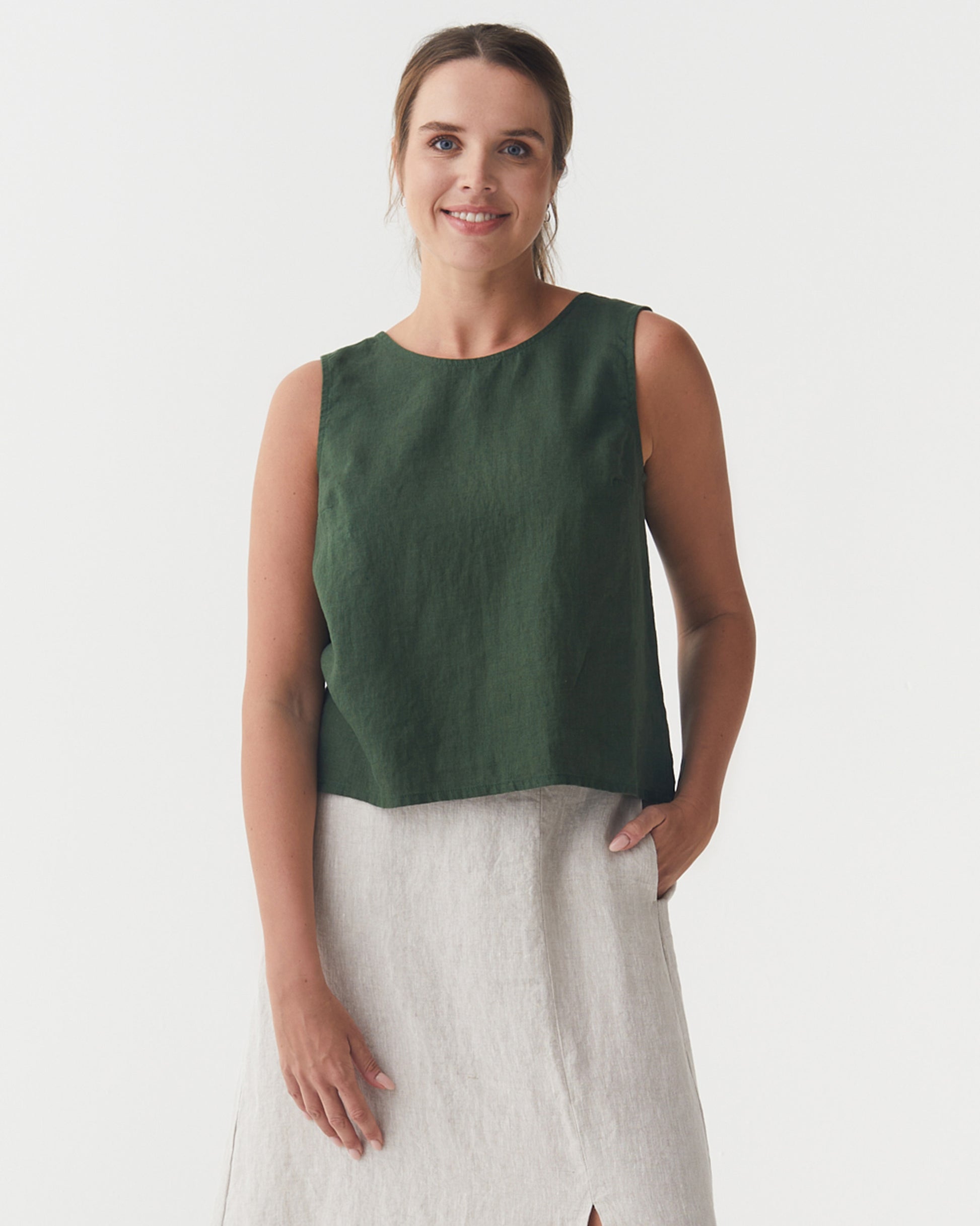 Split Back Linen Top TONGA in Deep green | MagicLinen modelBoxOn