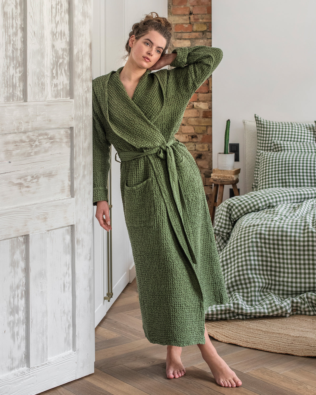 Women's waffle robe in Forest green