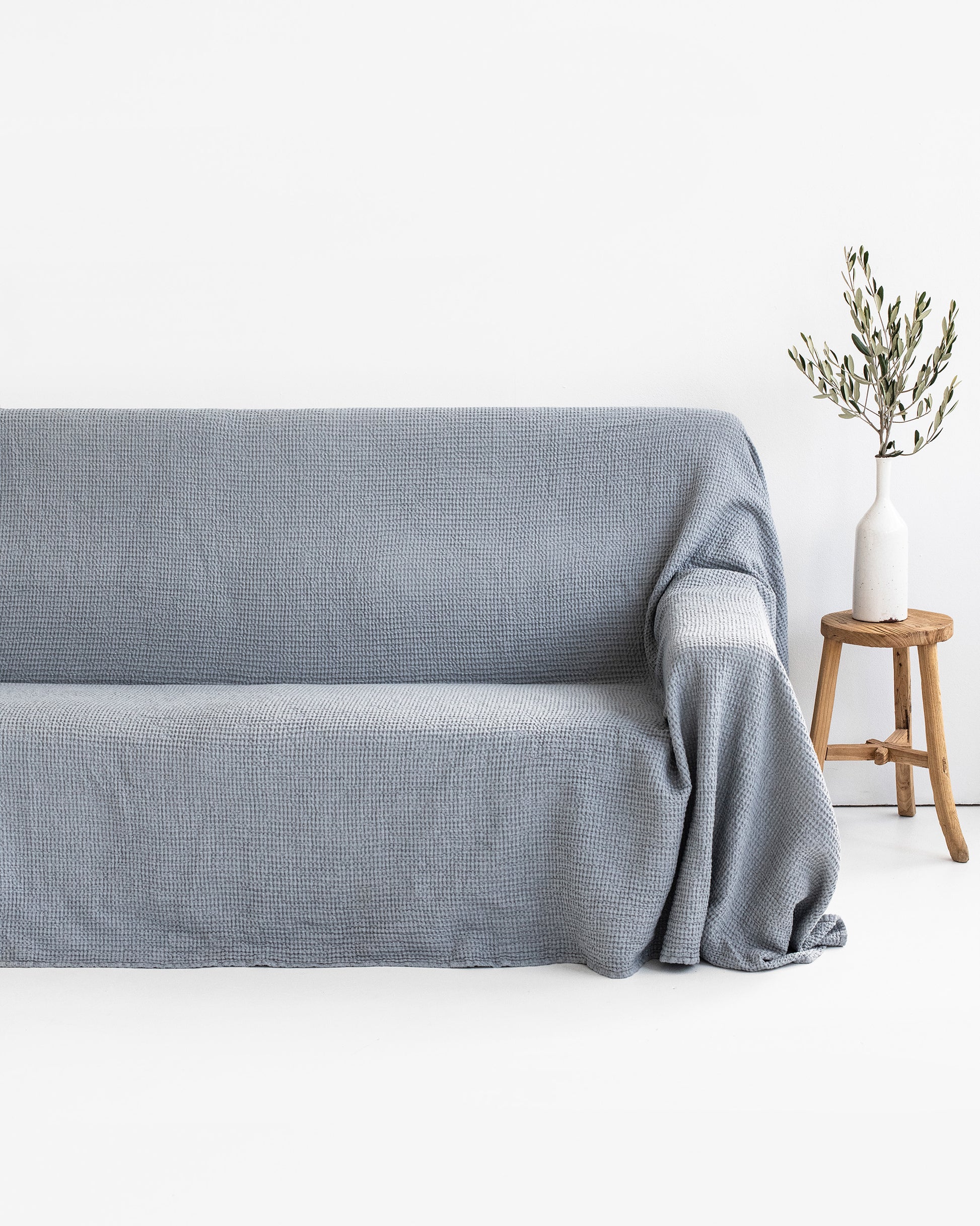 Waffle linen couch cover in Light gray - MagicLinen