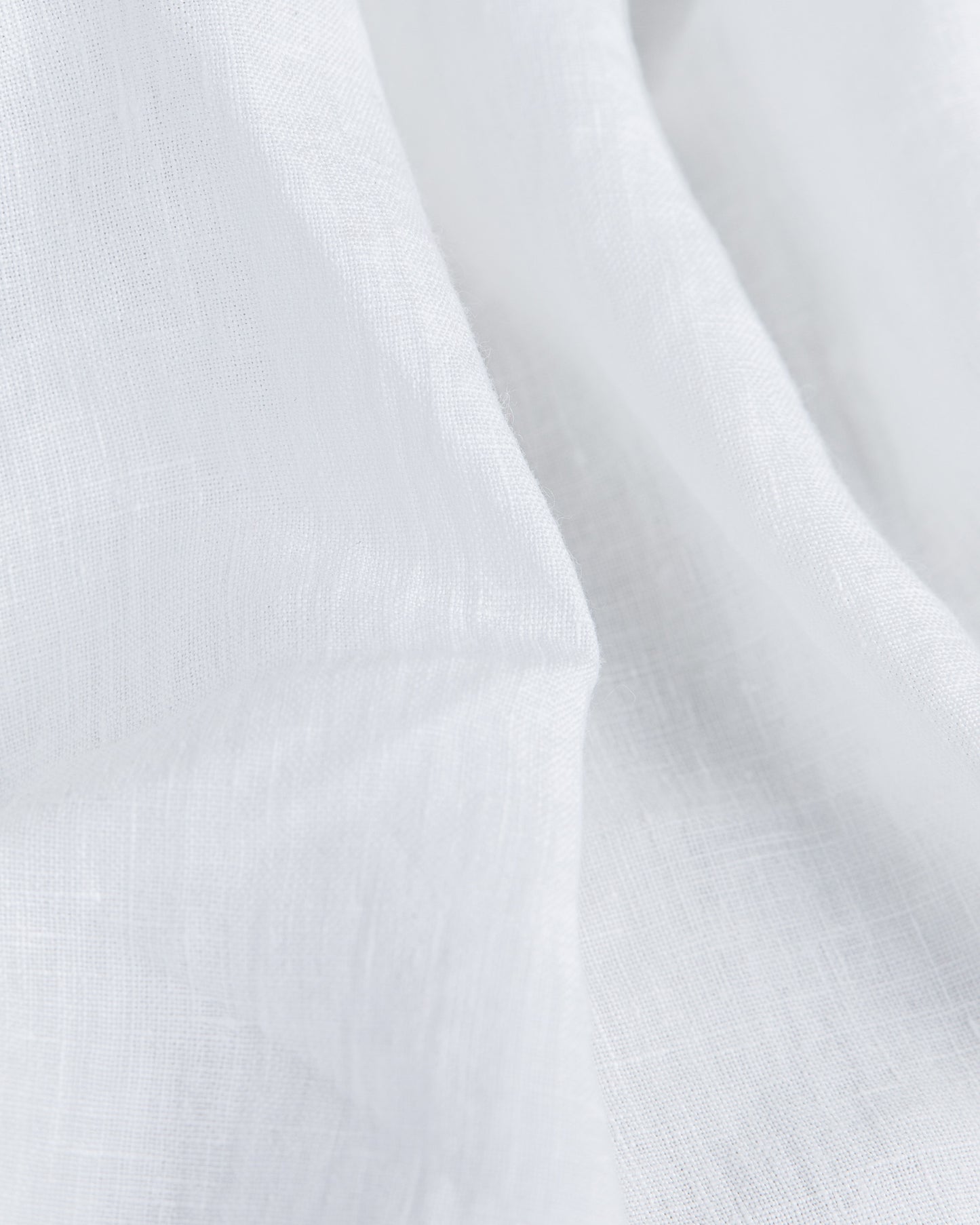 Weißer Kissenbezug aus Leinen