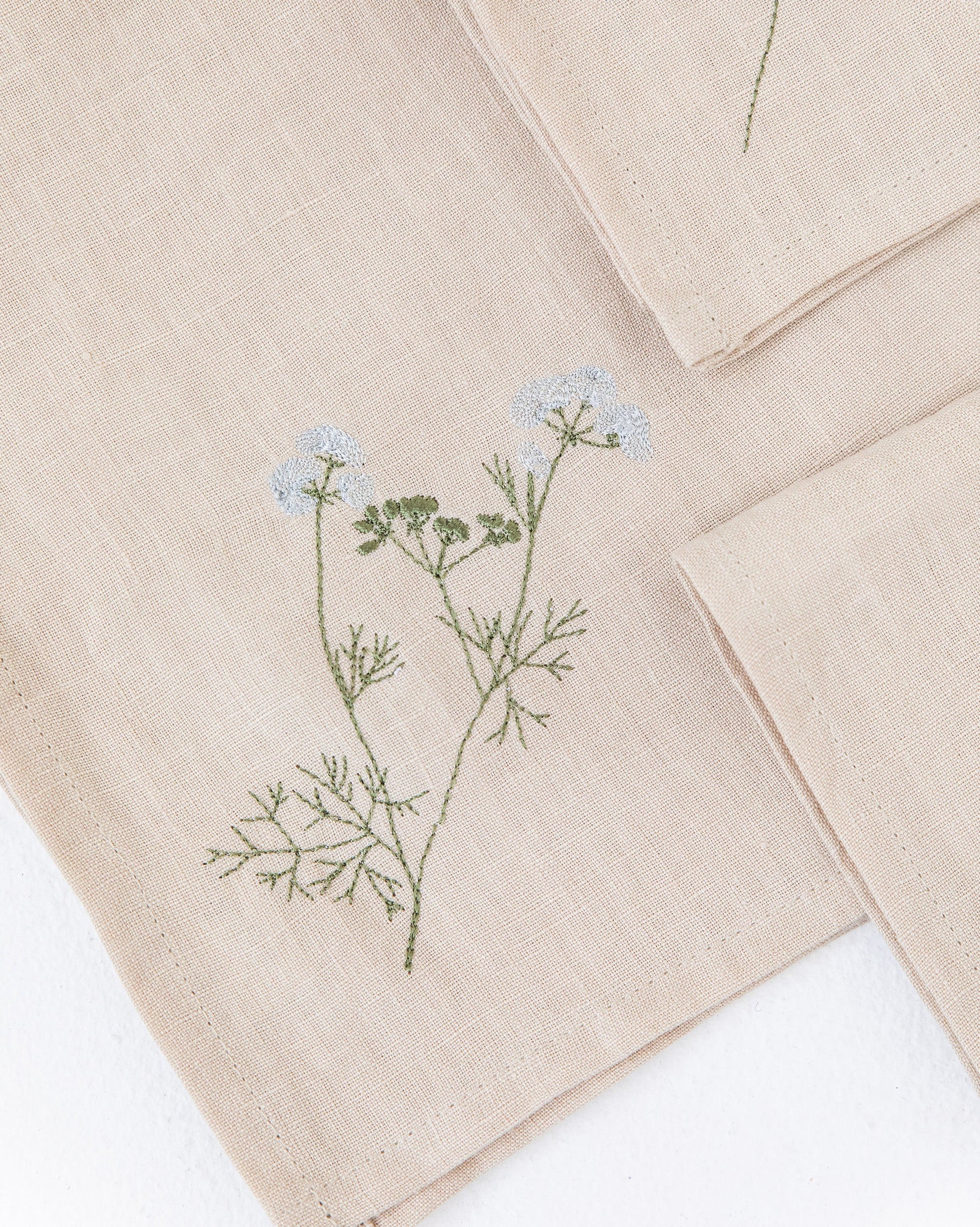 Wildflower embroidered napkin set of 4 - MagicLinen
