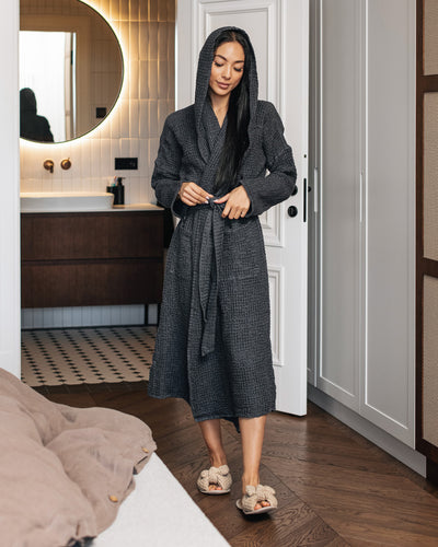 Women's Linen Robe in Dark gray | MagicLinen