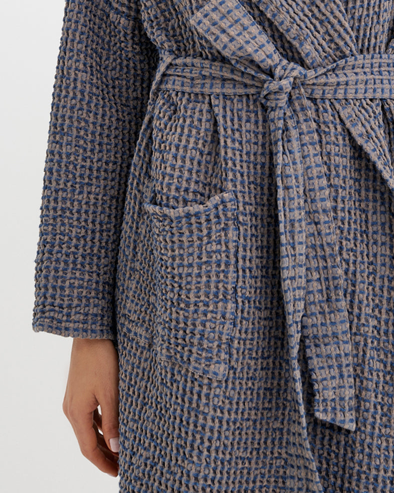 Women's waffle robe in Midnight bronze