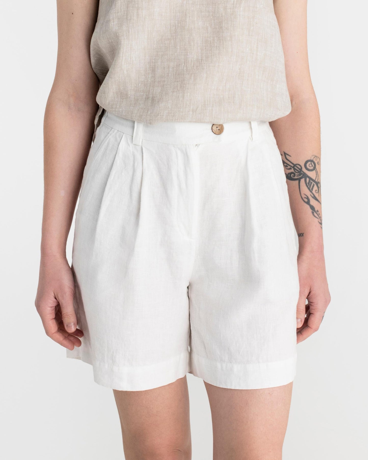 Pleated linen shorts BAGAN in White - MagicLinen