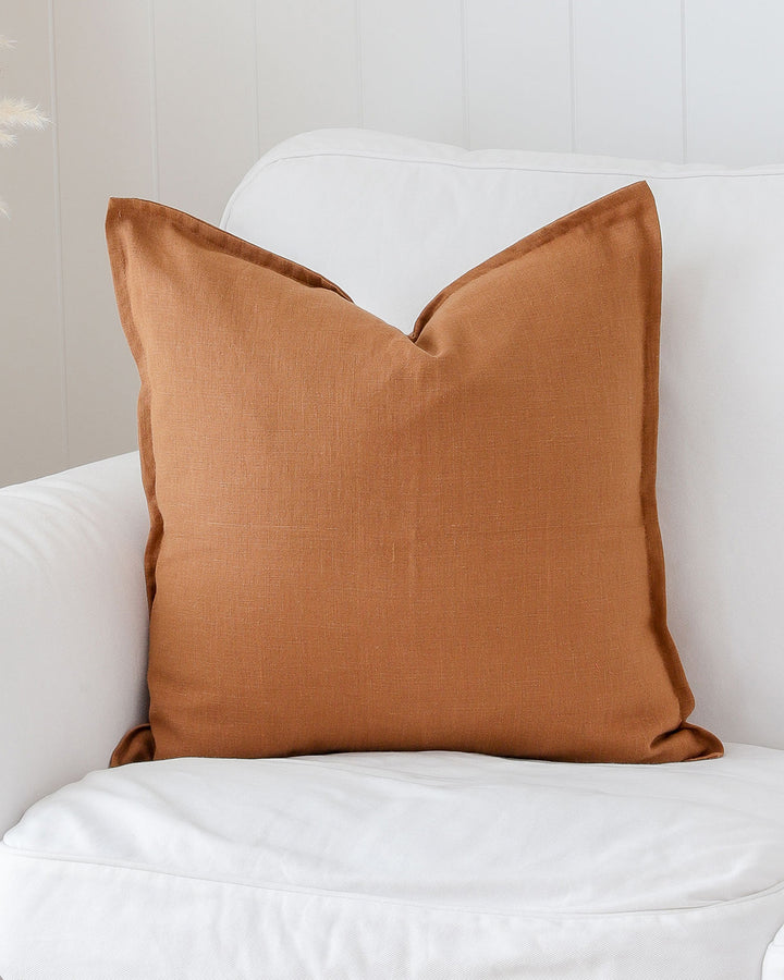 Deco pillow cover with buttons in Cinnamon - MagicLinen