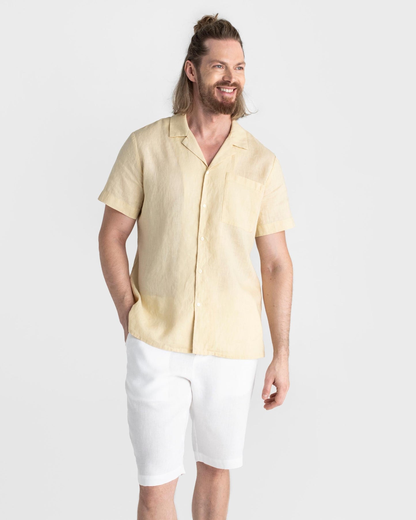 Men's linen camp shirt HAWI in Cream - MagicLinen modelBoxOn