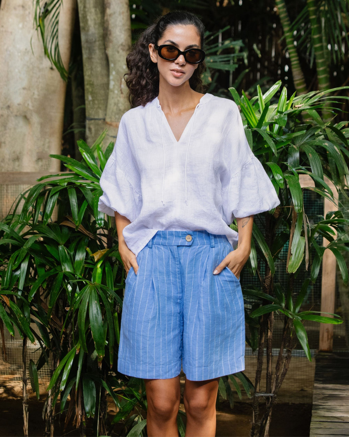 Pleated linen shorts BAGAN stripes