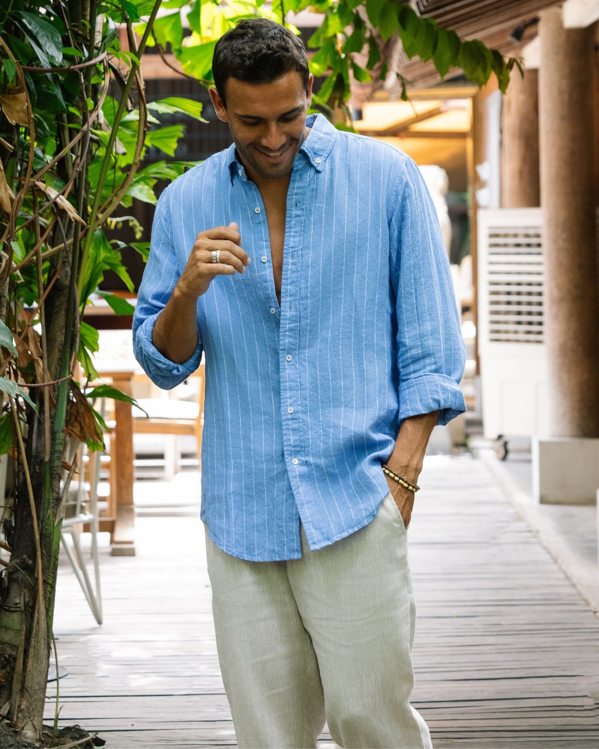 Classic men's linen shirt SINTRA in Blue stripes | MagicLinen Classic men's linen shirt SINTRA in Blue stripes | MagicLinen