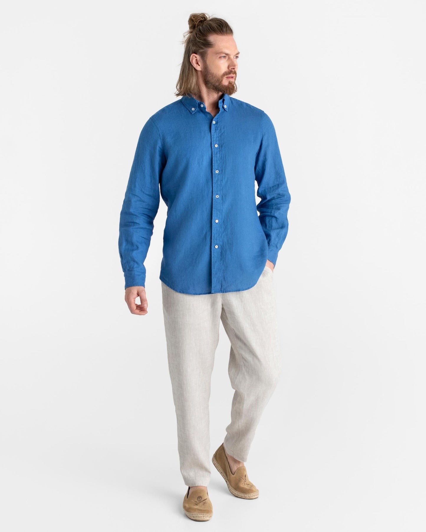 Classic men's linen shirt SINTRA in Cobalt blue - MagicLinen modelBoxOn