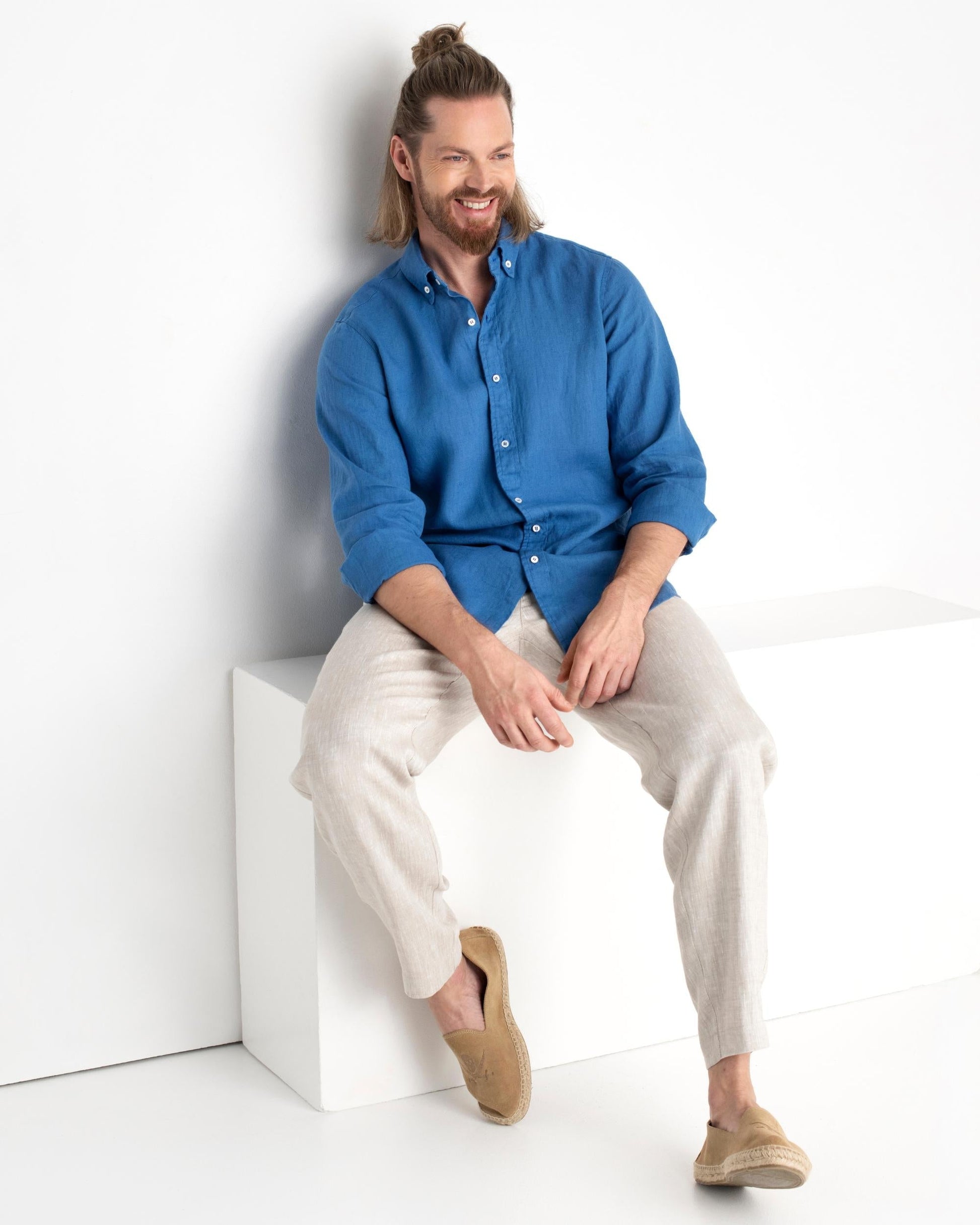 Classic men's linen shirt SINTRA in Cobalt blue | MagicLinen S Classic men's linen shirt SINTRA in Cobalt blue | MagicLinen S