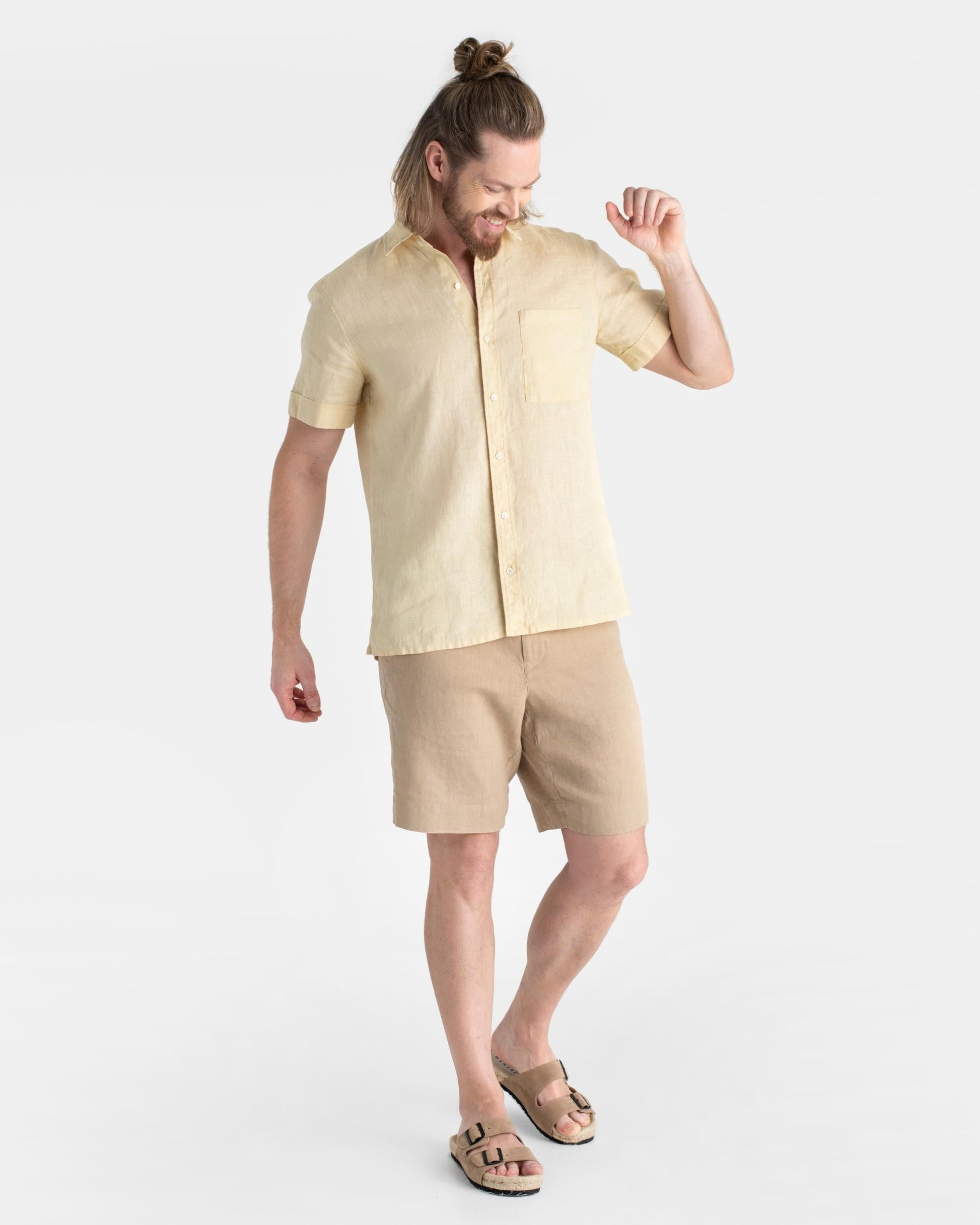 Men's short sleeves linen shirt VERBIER in Cream - MagicLinen modelBoxOn