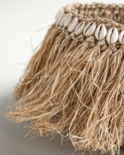 Raffia basket with shells - MagicLinen