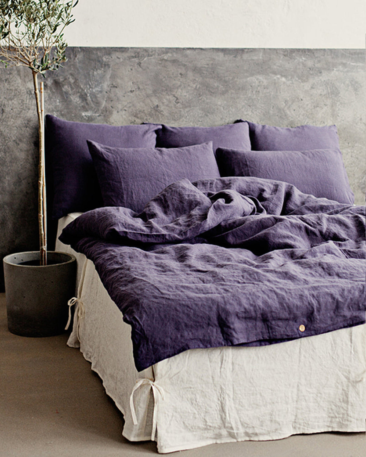 Linen bed skirt ties