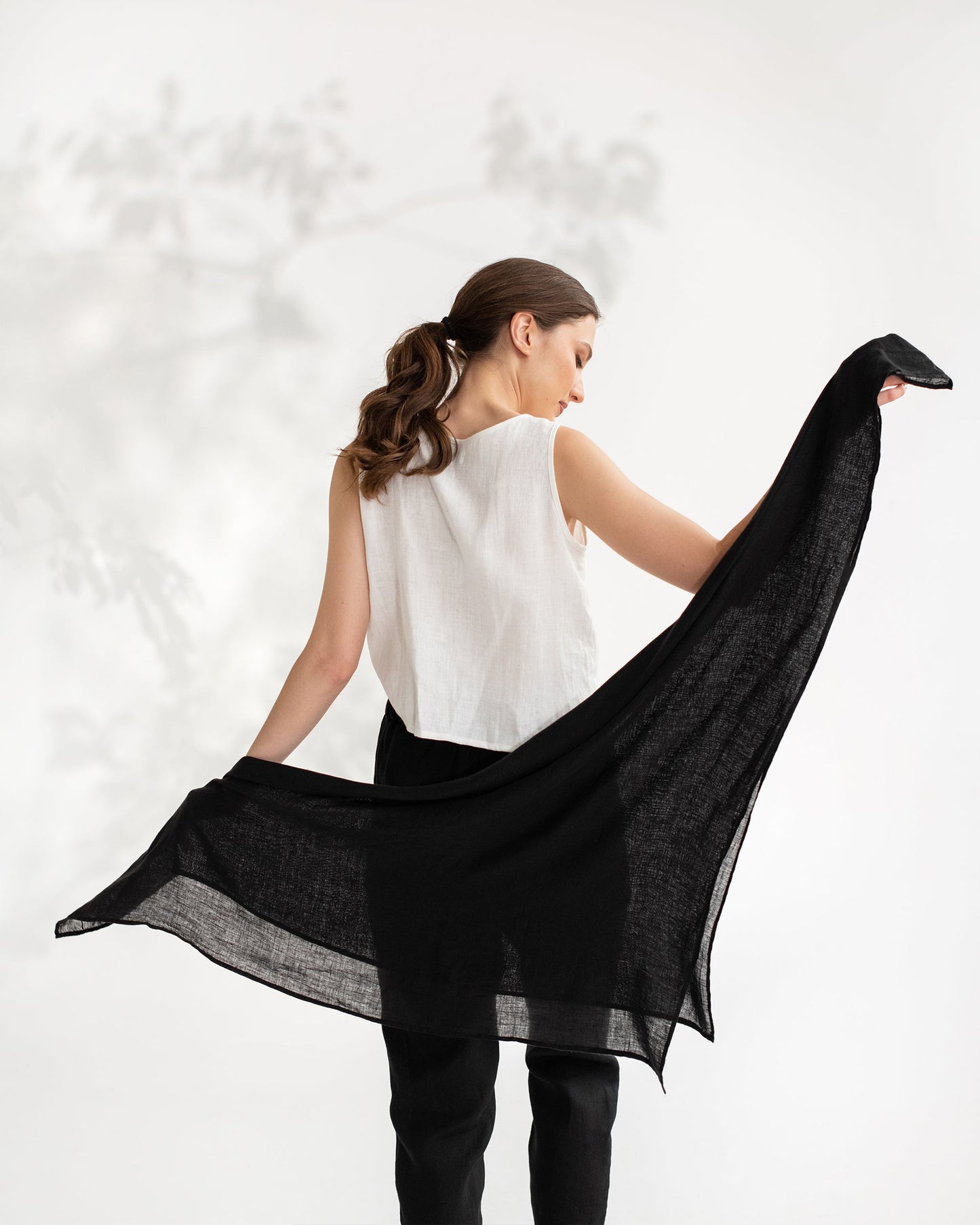 Black linen shawl - MagicLinen