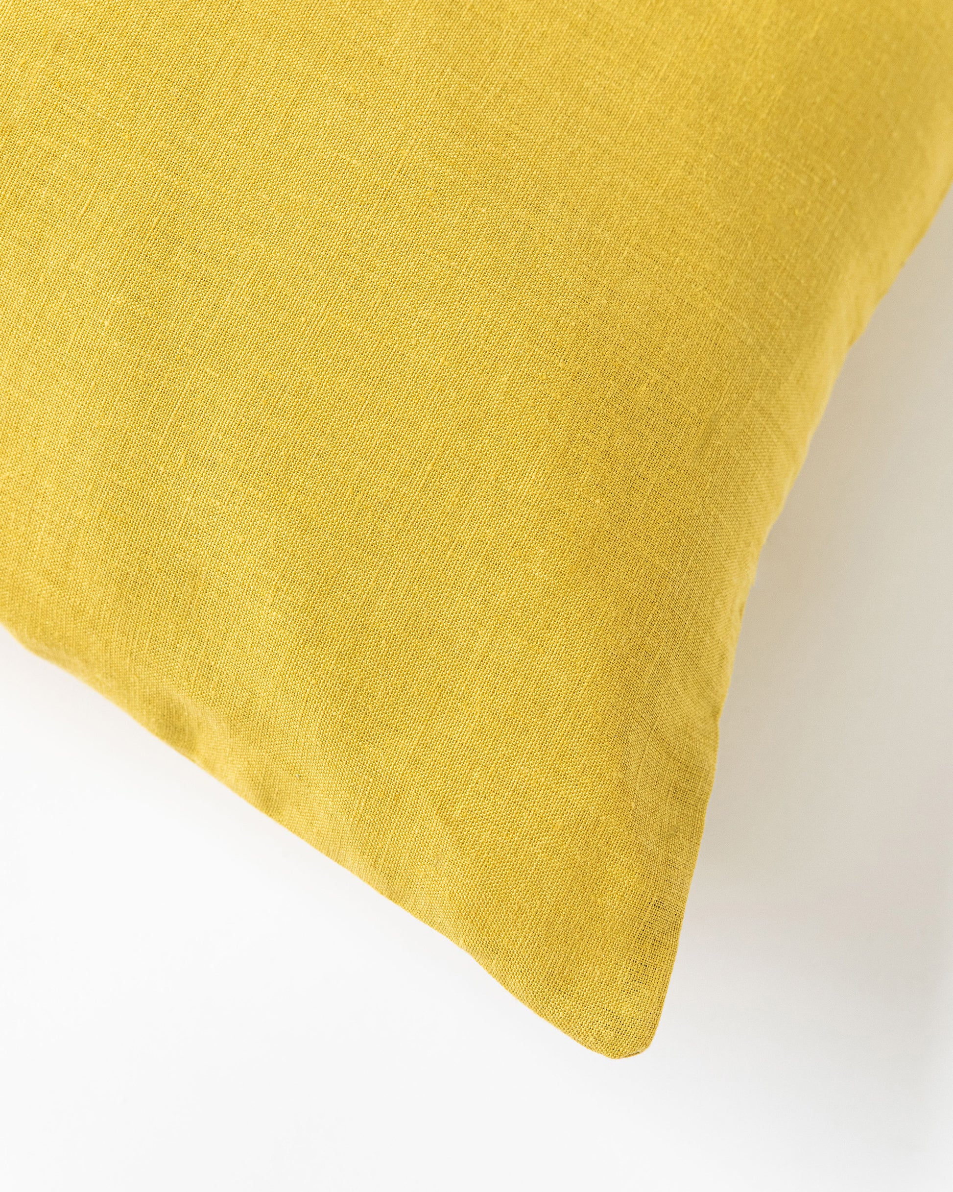 Body pillowcase in Moss yellow - MagicLinen
