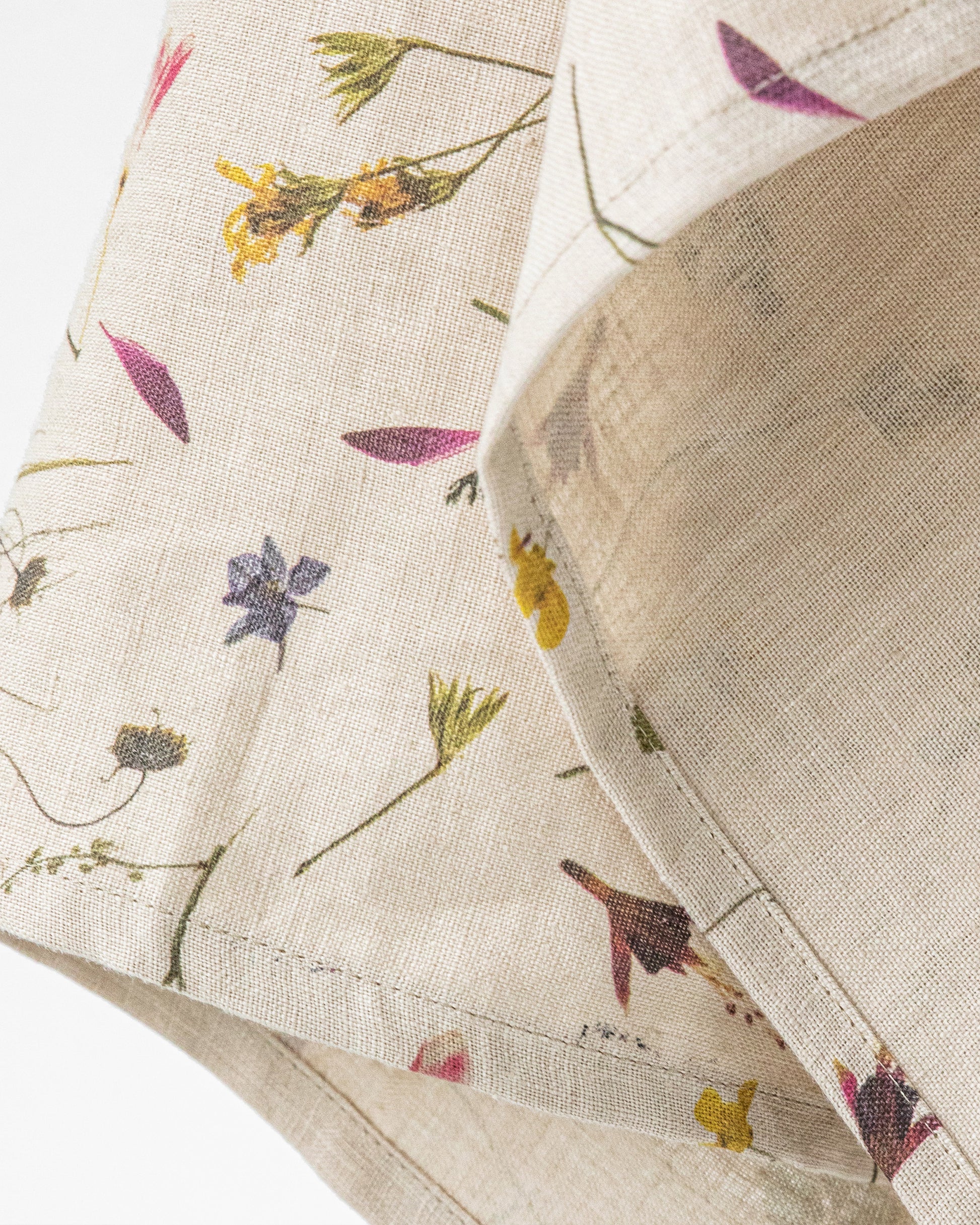 Linen tea towel in Botanical print - MagicLinen