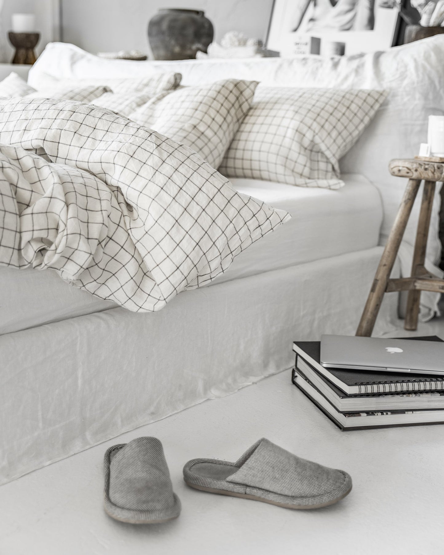 Custom size Charcoal grid linen duvet cover - MagicLinen