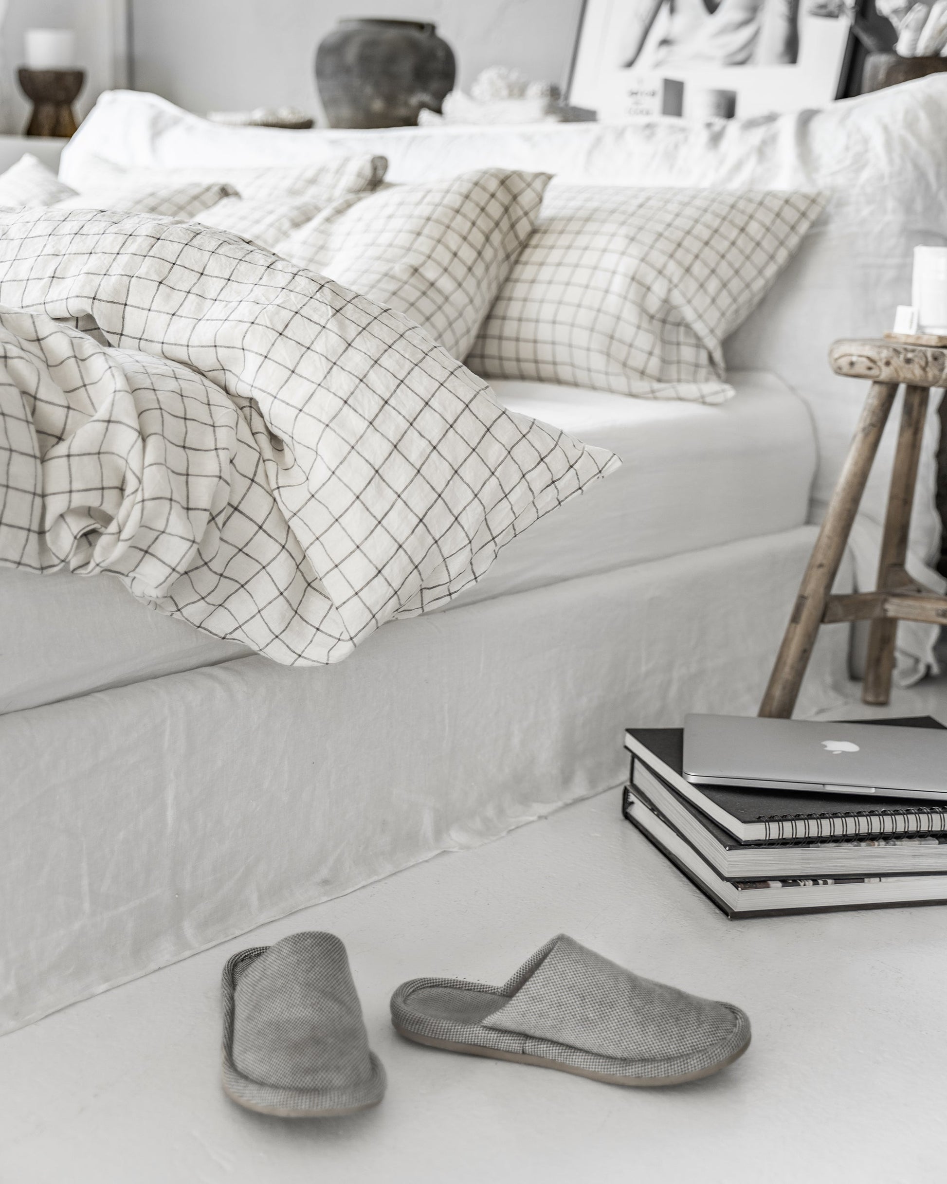 Custom size Charcoal grid linen duvet cover - MagicLinen