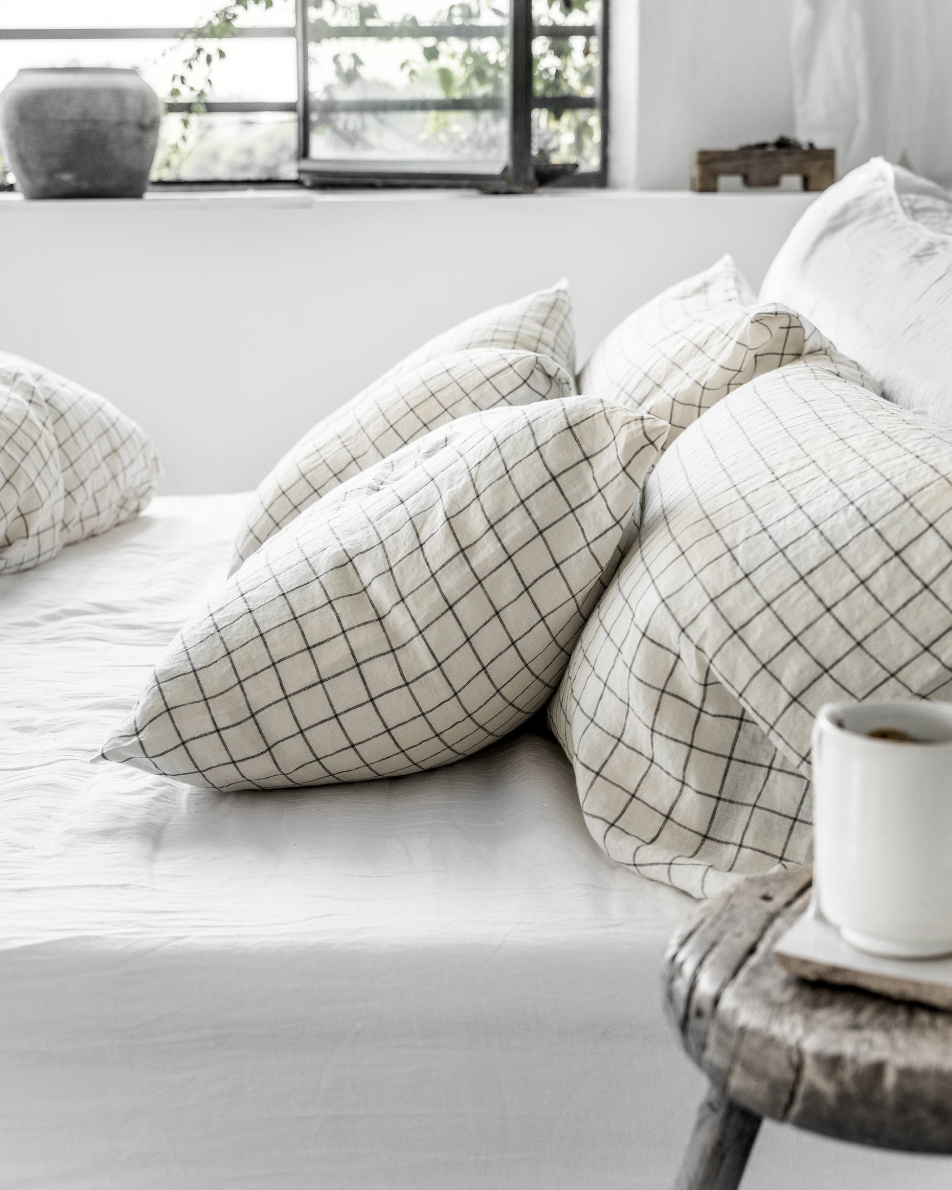 Charcoal grid linen duvet cover set (3 pcs) - Main Image