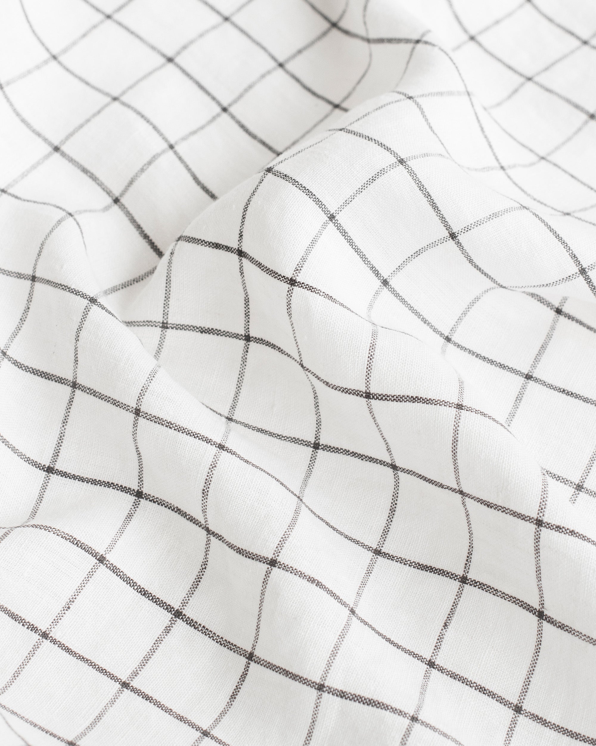 MagicLinen Tablecloth - Thumbnail 4