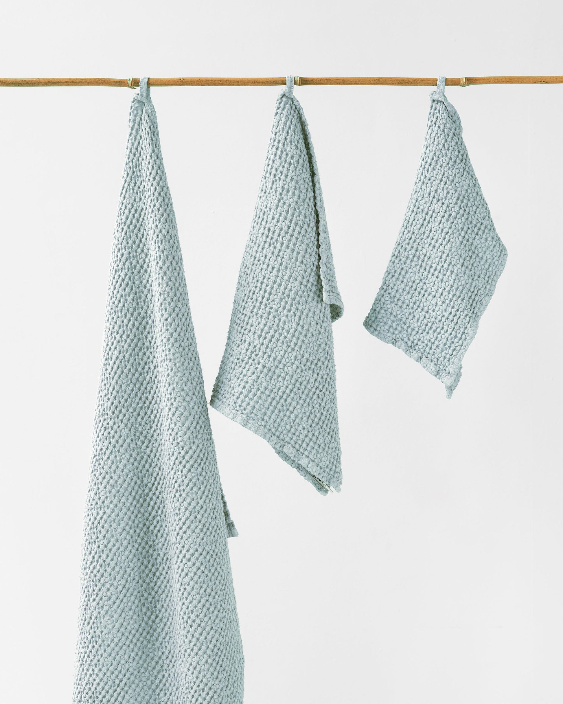 Dusty blue waffle towel set (3 pcs) - MagicLinen
