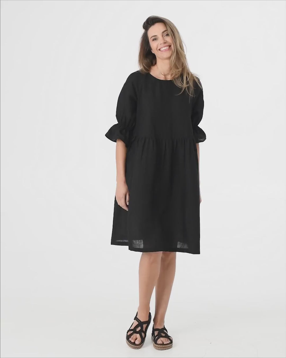 Voluminous Linen Dress NERJA in Black | MagicLinen