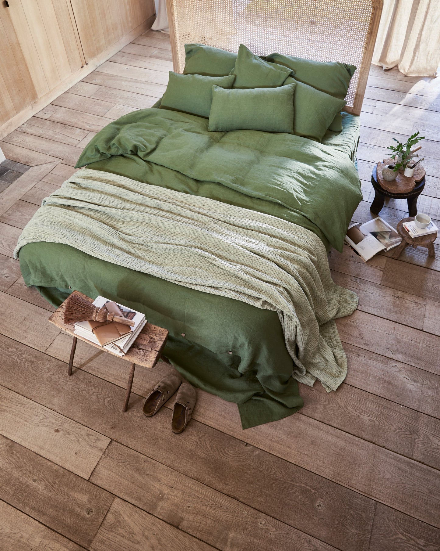 Custom size Forest green linen fitted sheet - MagicLinen