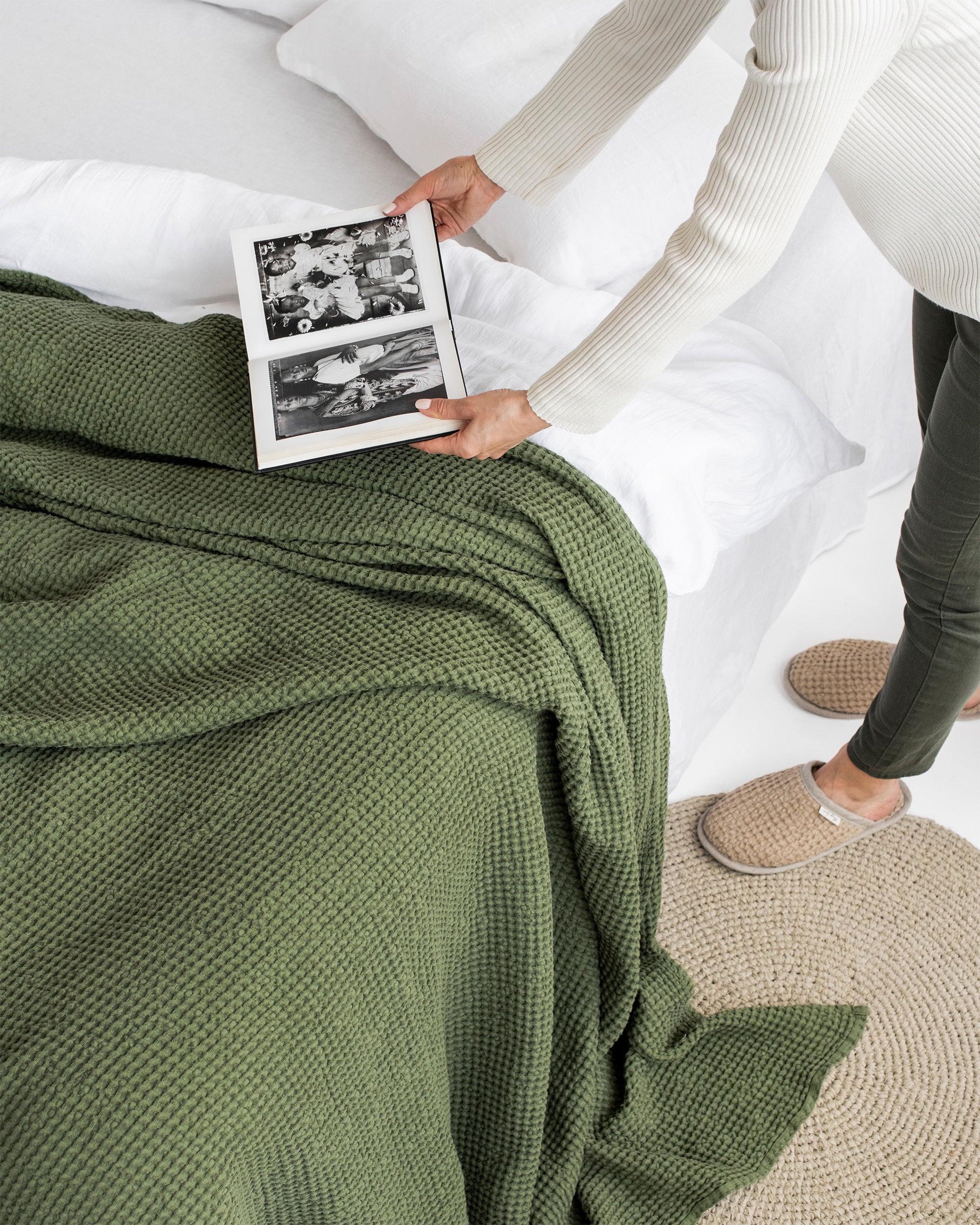 Waffle blanket in Forest green MagicLinen